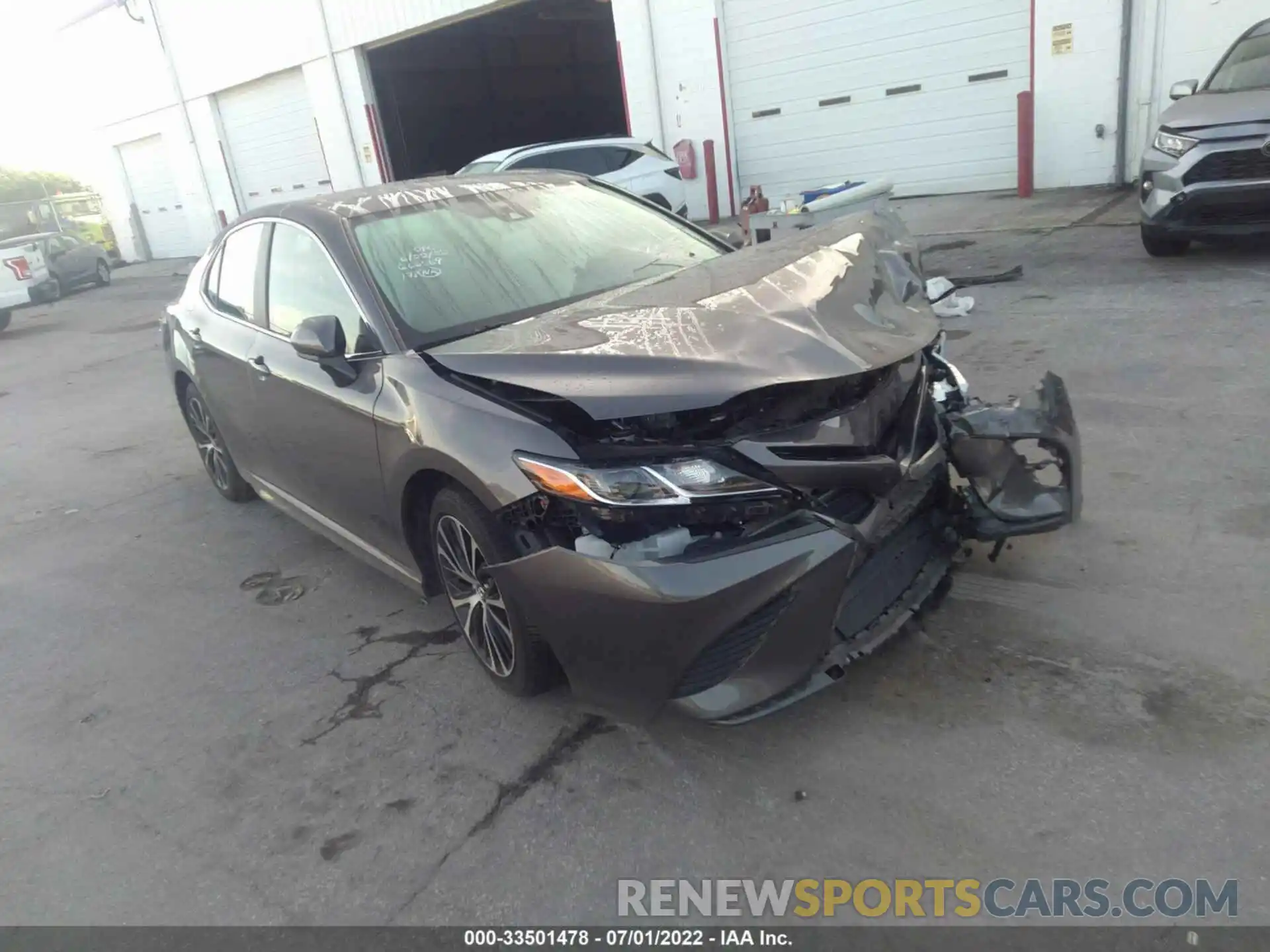 1 Photograph of a damaged car 4T1G11AK1LU328490 TOYOTA CAMRY 2020