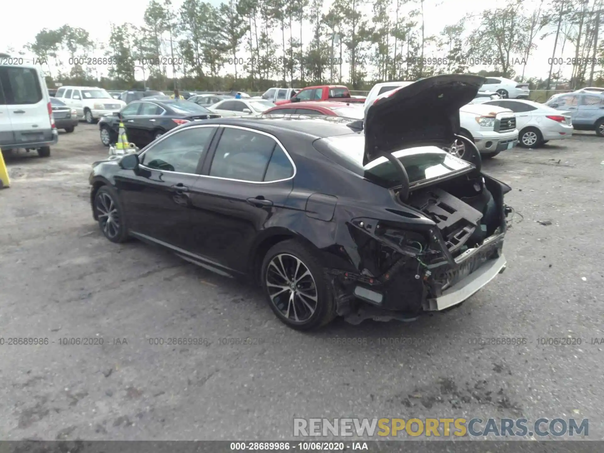 3 Photograph of a damaged car 4T1G11AK1LU328991 TOYOTA CAMRY 2020