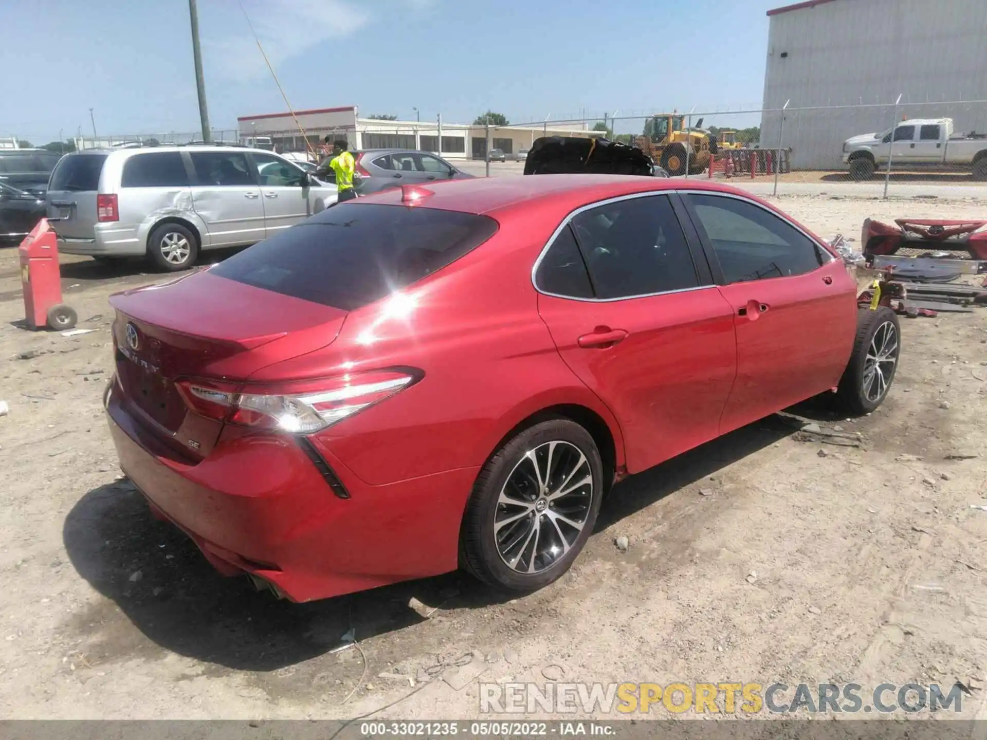 4 Photograph of a damaged car 4T1G11AK1LU329915 TOYOTA CAMRY 2020