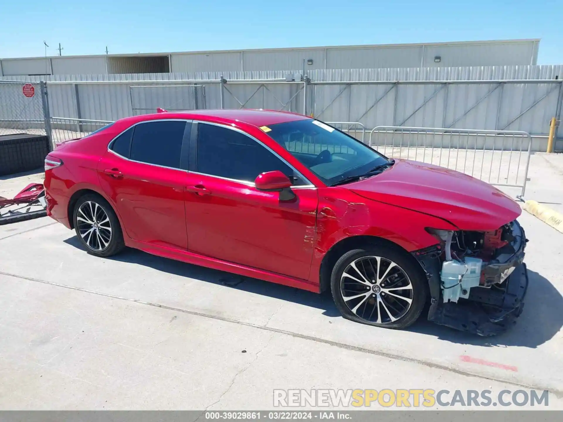 14 Photograph of a damaged car 4T1G11AK1LU332684 TOYOTA CAMRY 2020