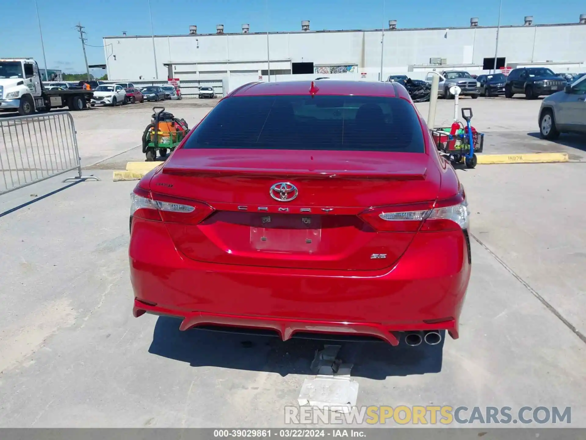 17 Photograph of a damaged car 4T1G11AK1LU332684 TOYOTA CAMRY 2020