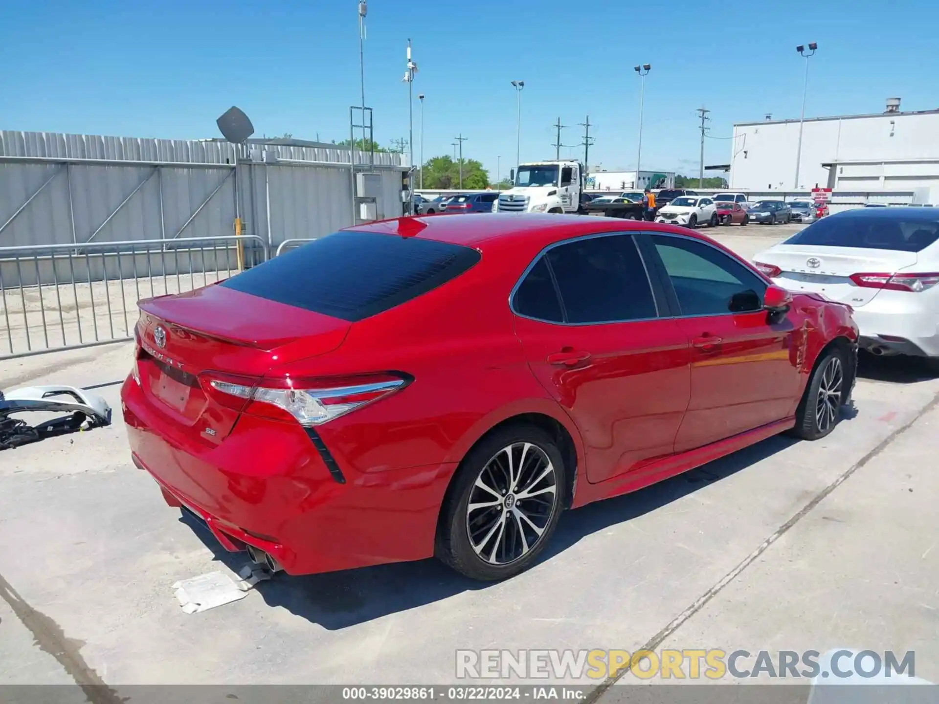 4 Photograph of a damaged car 4T1G11AK1LU332684 TOYOTA CAMRY 2020