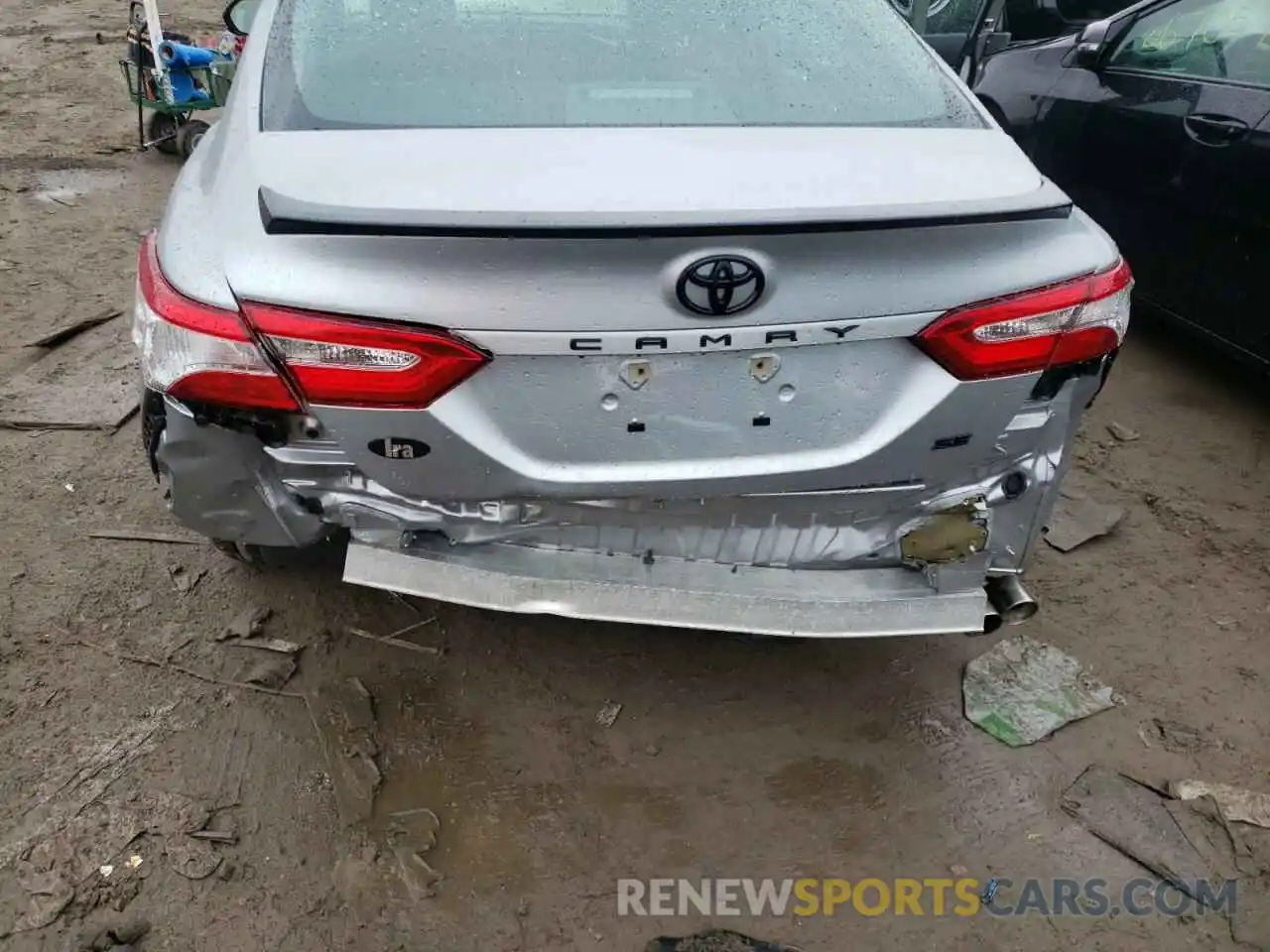 9 Photograph of a damaged car 4T1G11AK1LU332958 TOYOTA CAMRY 2020