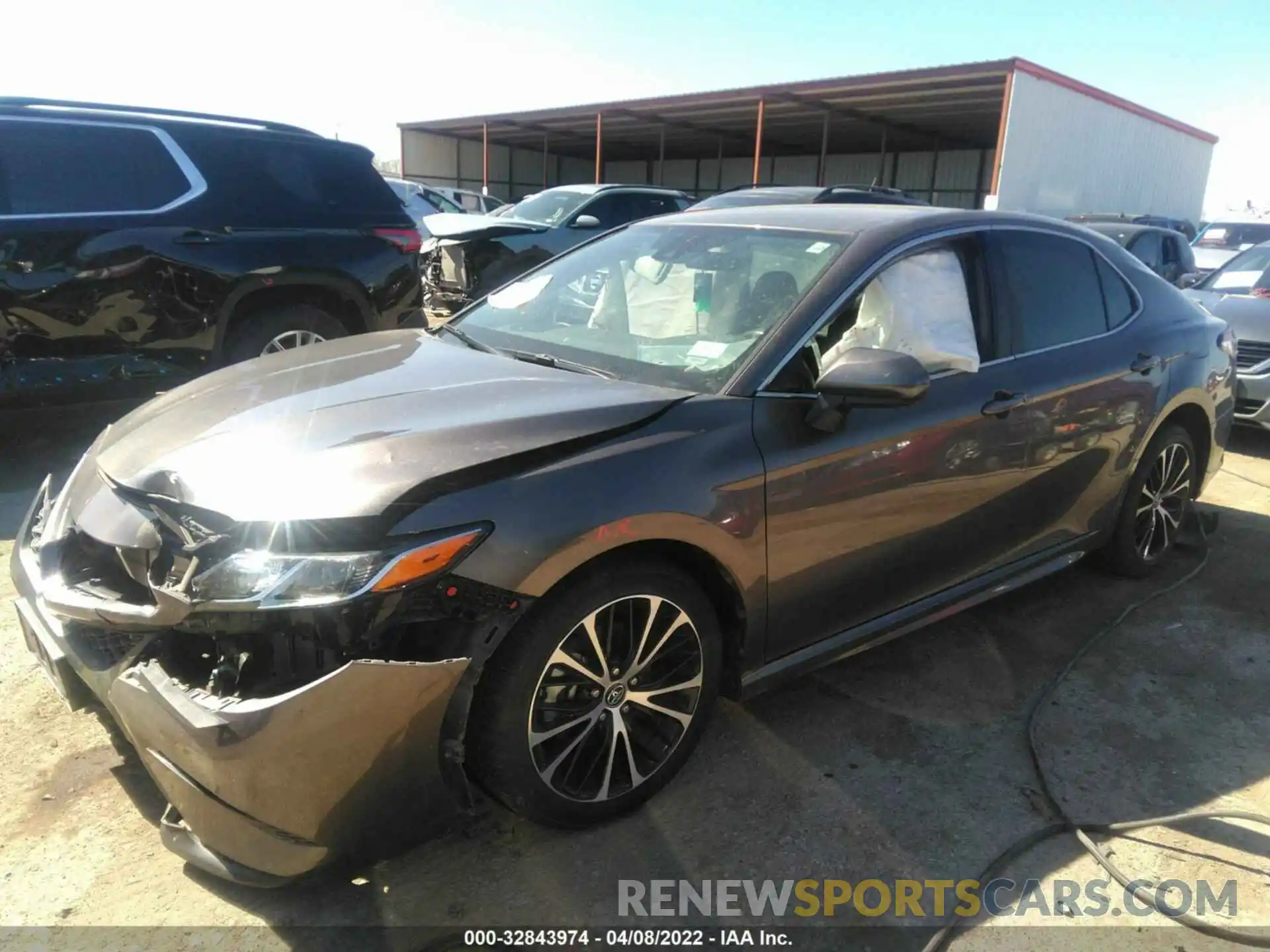 2 Photograph of a damaged car 4T1G11AK1LU333480 TOYOTA CAMRY 2020