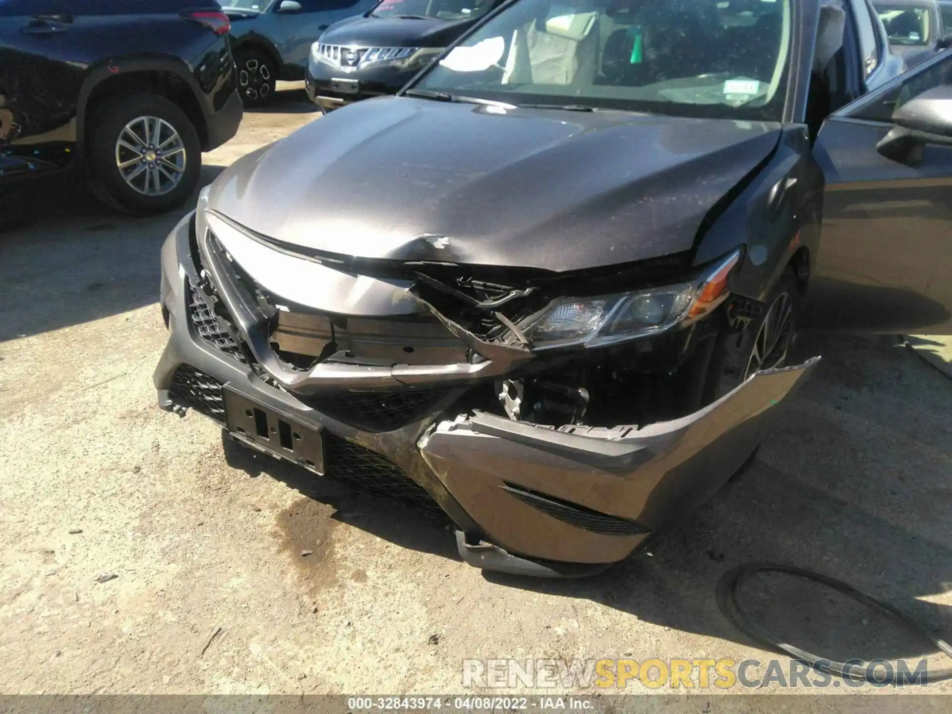 6 Photograph of a damaged car 4T1G11AK1LU333480 TOYOTA CAMRY 2020