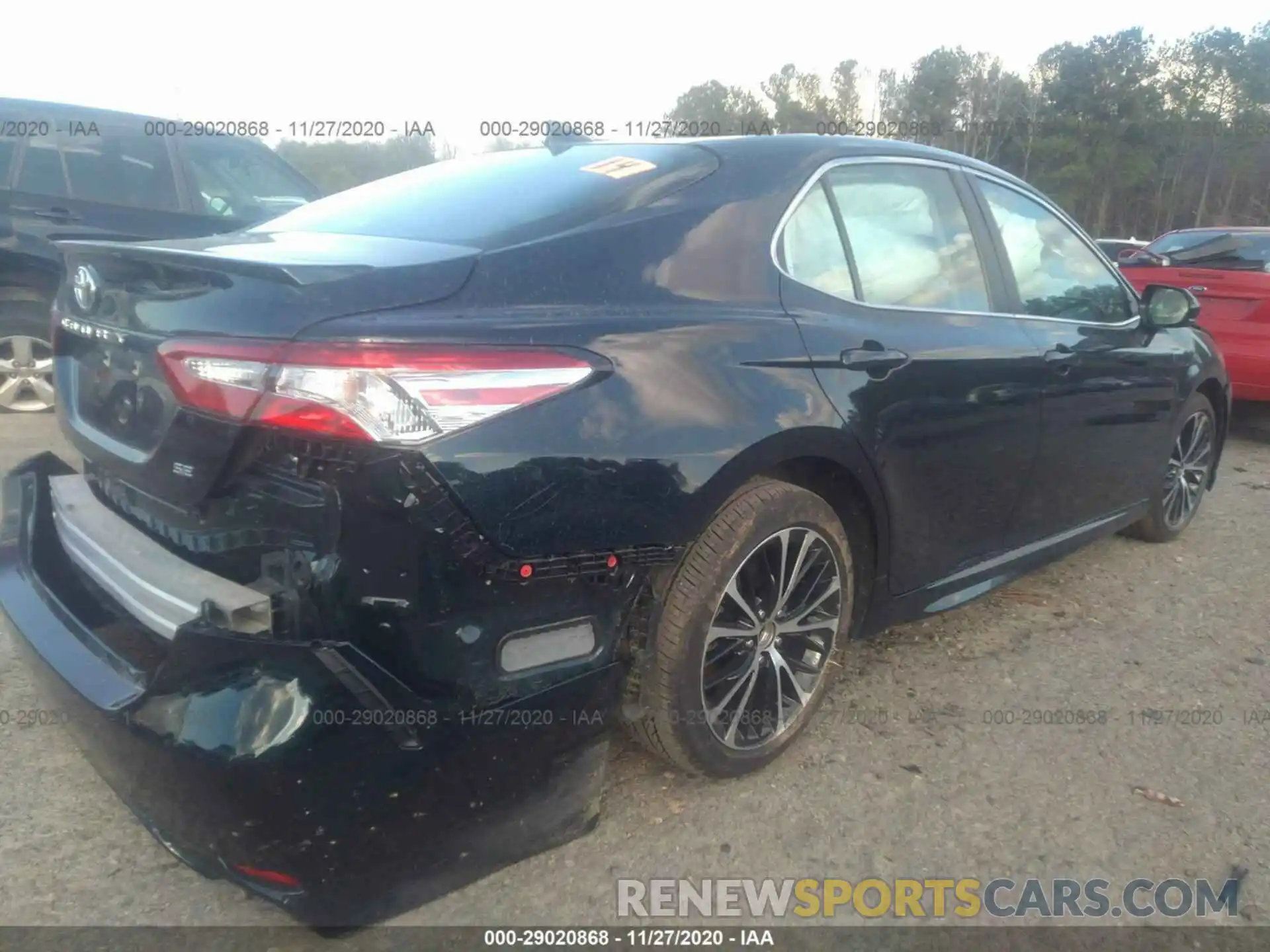 4 Photograph of a damaged car 4T1G11AK1LU333687 TOYOTA CAMRY 2020