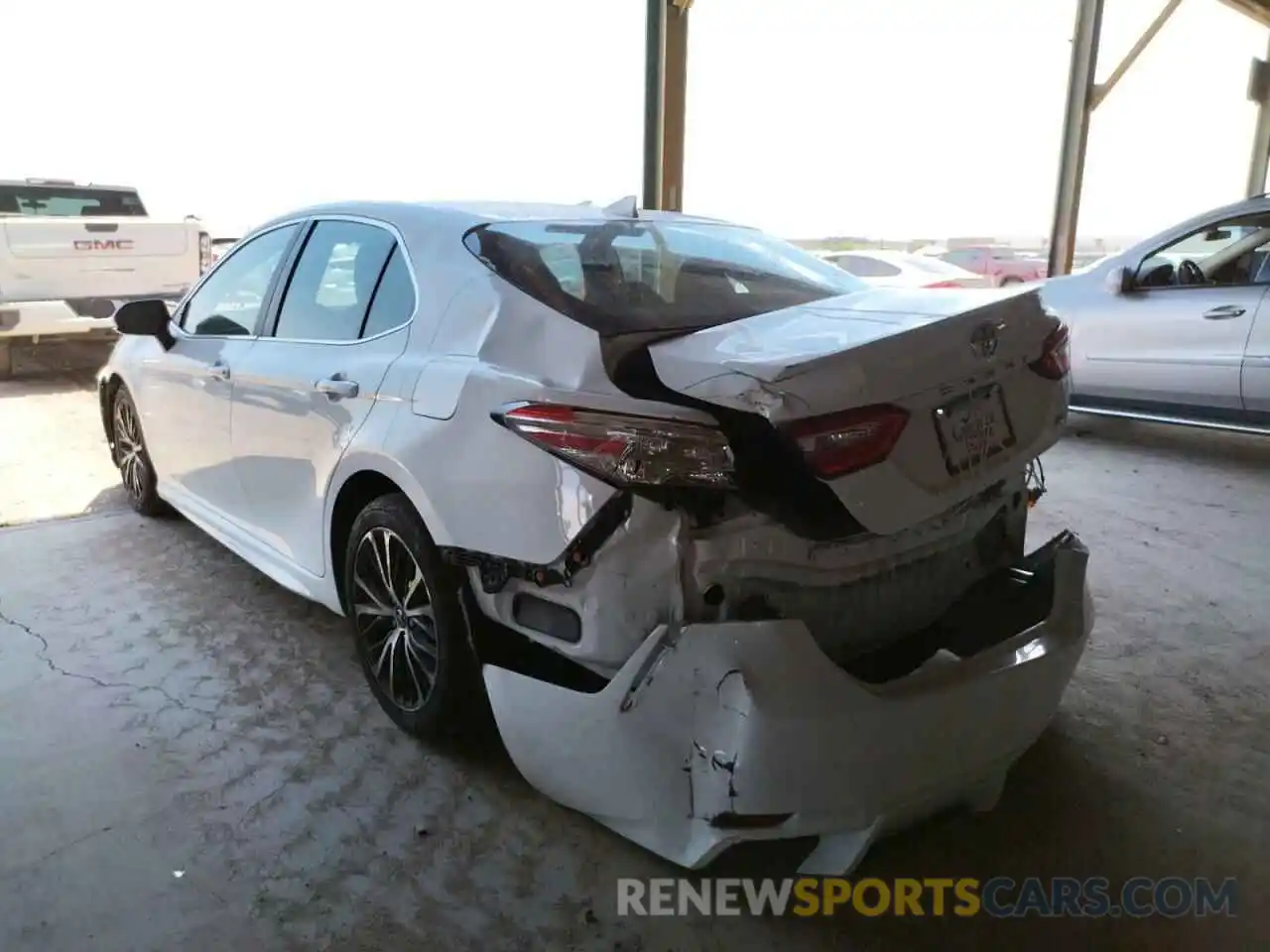 9 Photograph of a damaged car 4T1G11AK1LU334290 TOYOTA CAMRY 2020