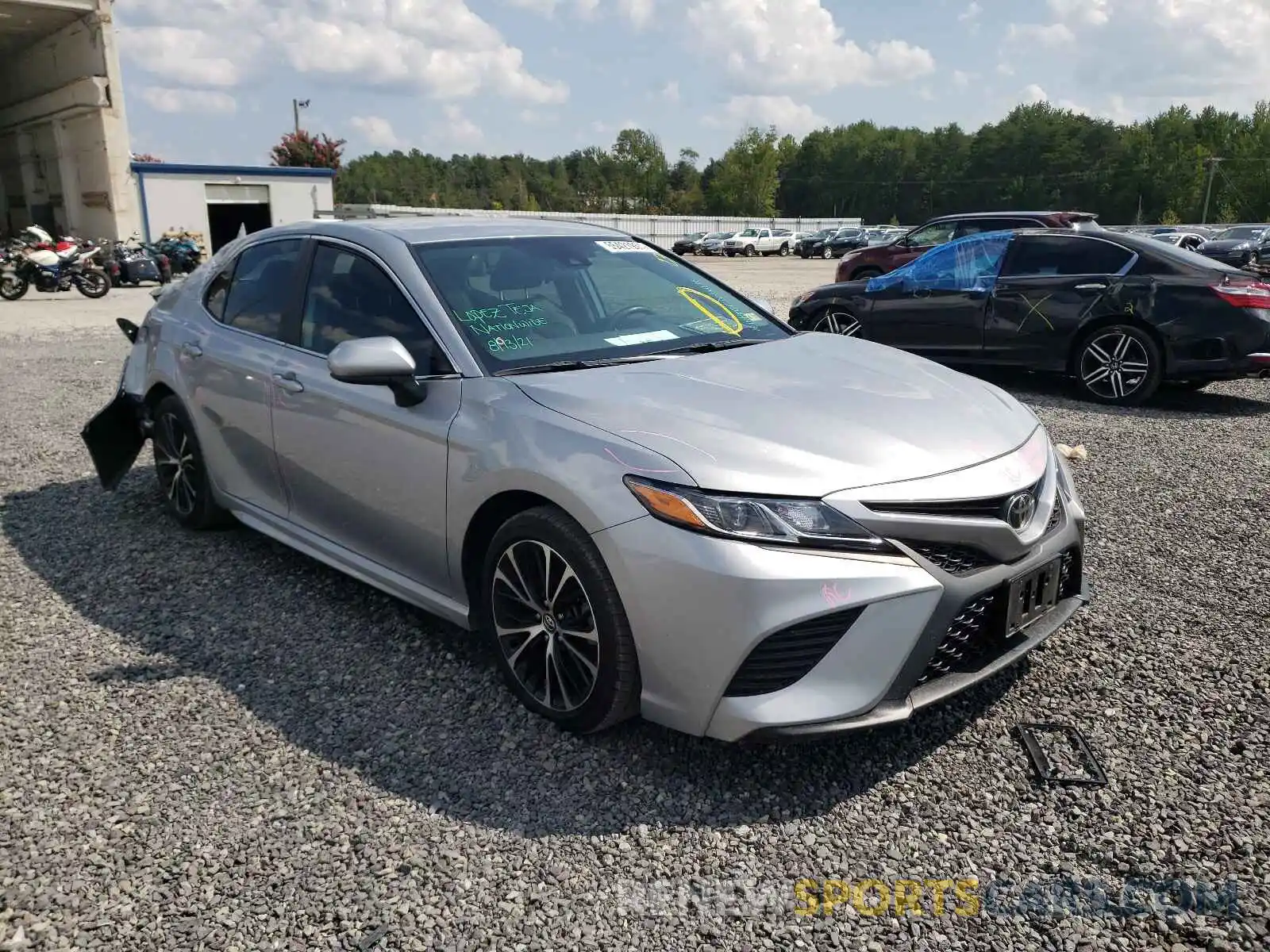 1 Photograph of a damaged car 4T1G11AK1LU336007 TOYOTA CAMRY 2020