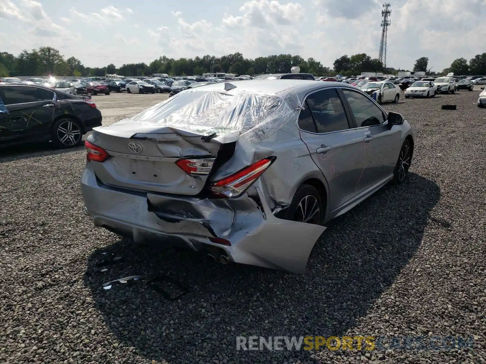 4 Photograph of a damaged car 4T1G11AK1LU336007 TOYOTA CAMRY 2020