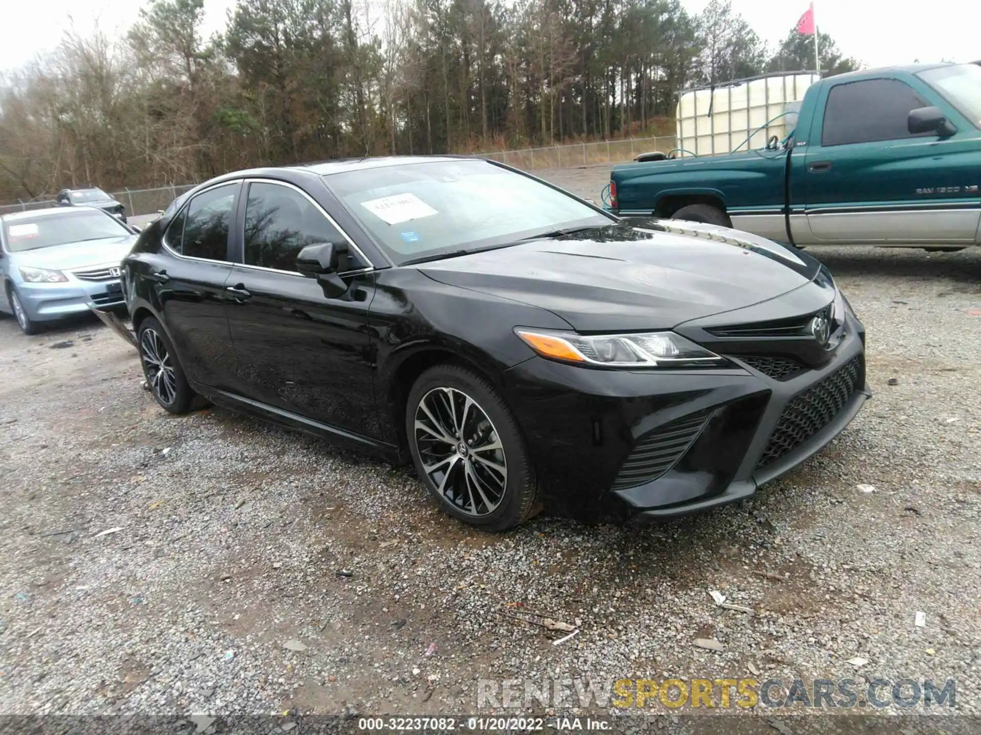 1 Photograph of a damaged car 4T1G11AK1LU336654 TOYOTA CAMRY 2020