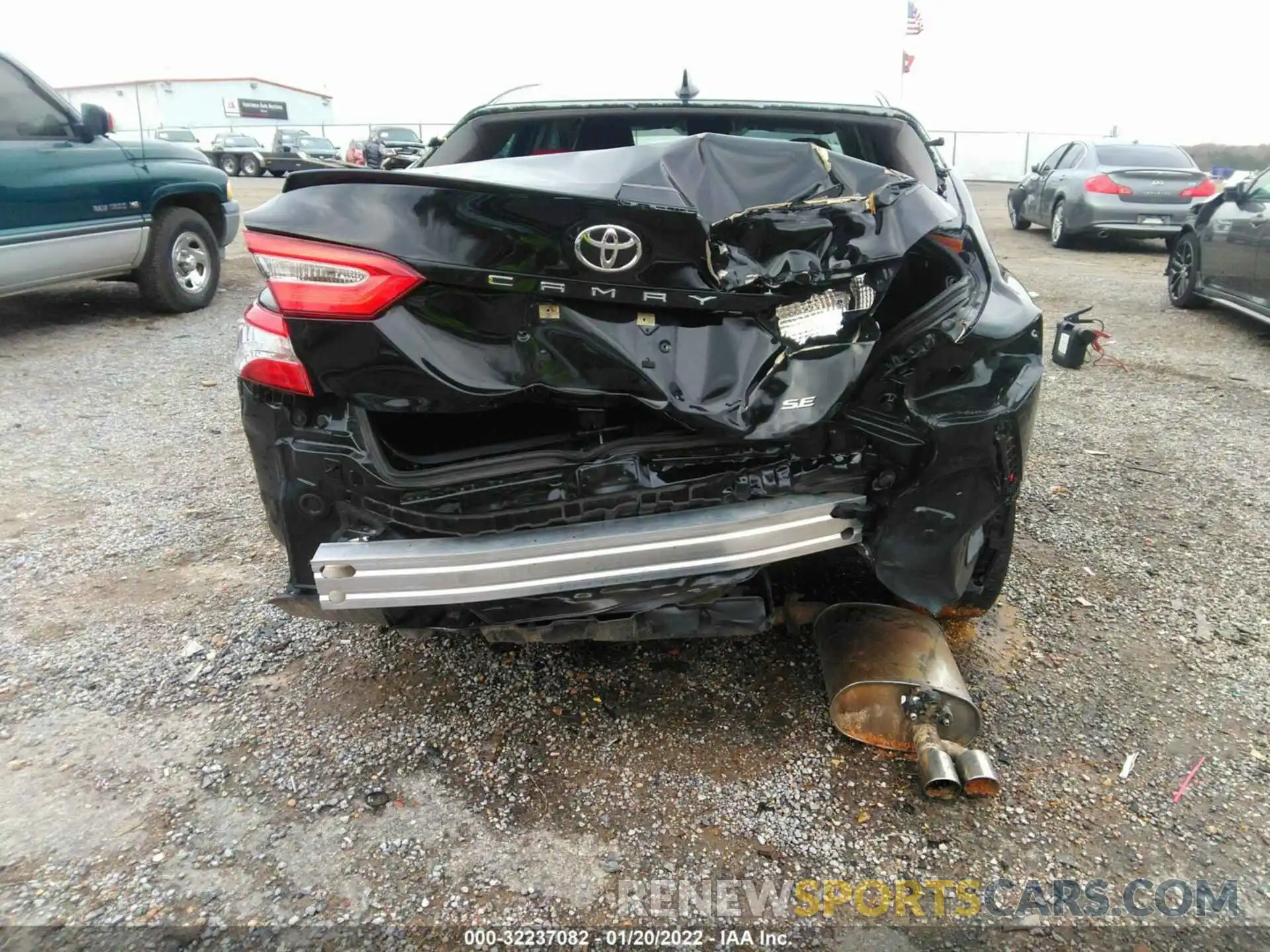 6 Photograph of a damaged car 4T1G11AK1LU336654 TOYOTA CAMRY 2020