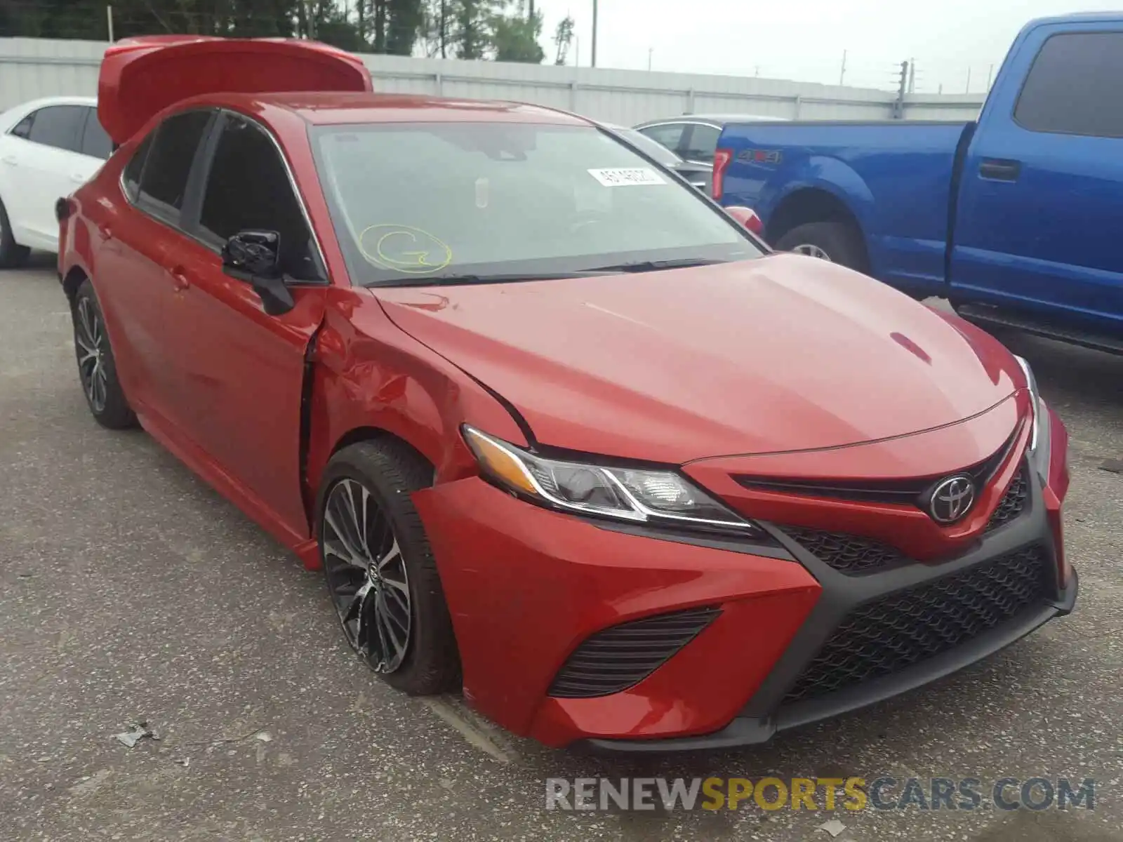 1 Photograph of a damaged car 4T1G11AK1LU337755 TOYOTA CAMRY 2020