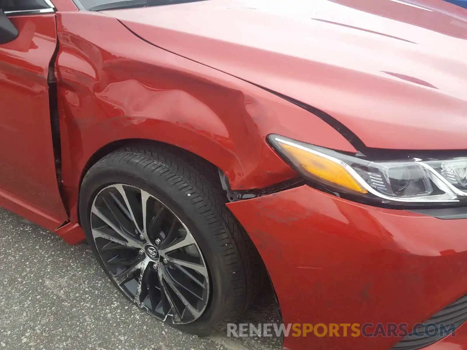 9 Photograph of a damaged car 4T1G11AK1LU337755 TOYOTA CAMRY 2020