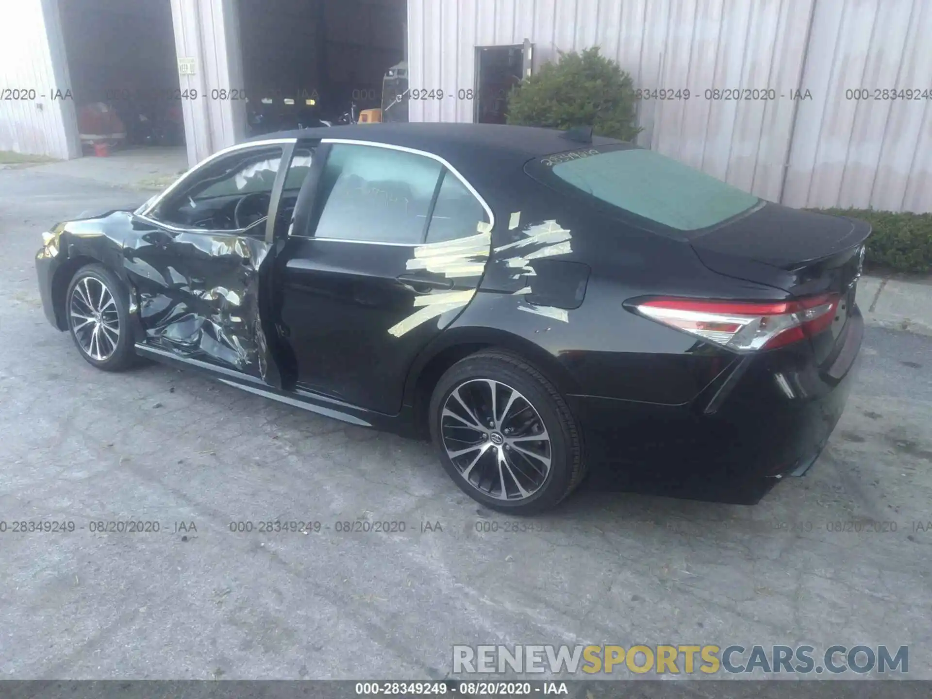 3 Photograph of a damaged car 4T1G11AK1LU340302 TOYOTA CAMRY 2020