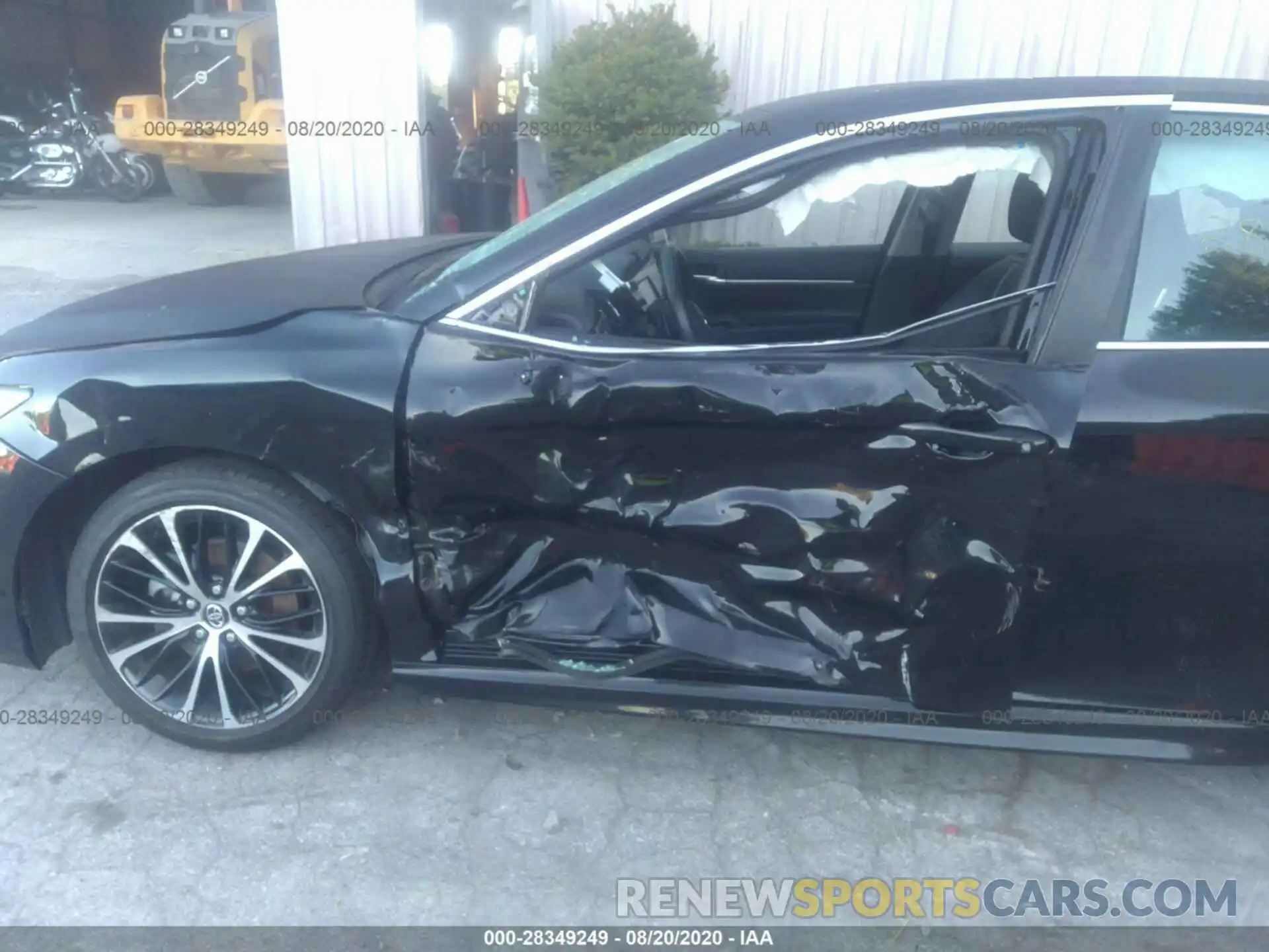 6 Photograph of a damaged car 4T1G11AK1LU340302 TOYOTA CAMRY 2020