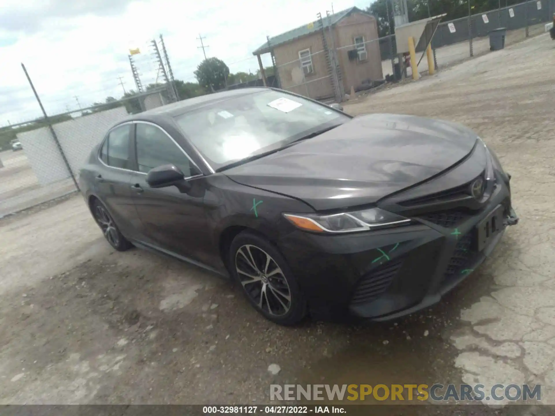 1 Photograph of a damaged car 4T1G11AK1LU340980 TOYOTA CAMRY 2020