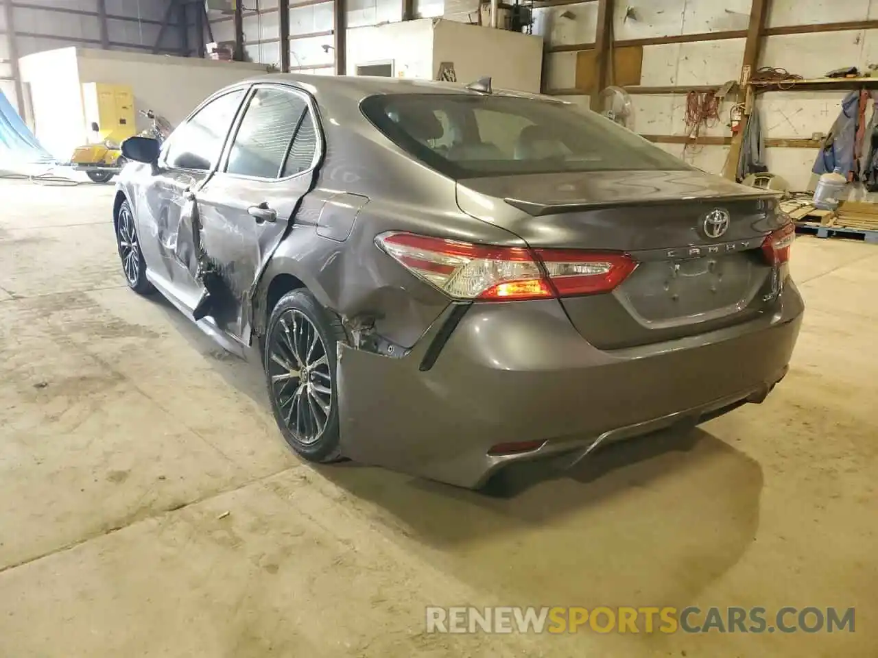 3 Photograph of a damaged car 4T1G11AK1LU341580 TOYOTA CAMRY 2020