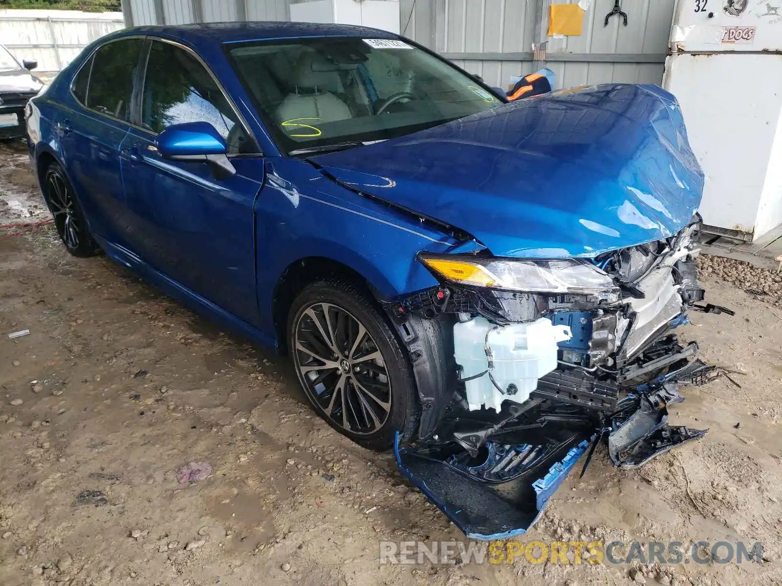 1 Photograph of a damaged car 4T1G11AK1LU342325 TOYOTA CAMRY 2020