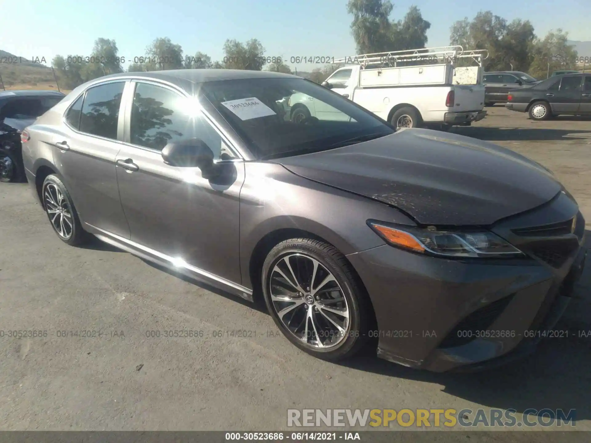 1 Photograph of a damaged car 4T1G11AK1LU343362 TOYOTA CAMRY 2020