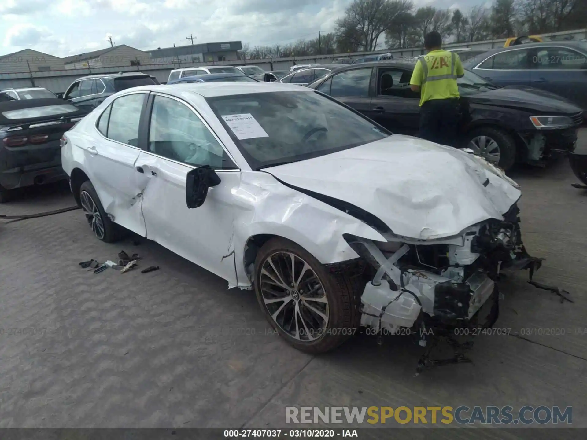 1 Photograph of a damaged car 4T1G11AK1LU343782 TOYOTA CAMRY 2020