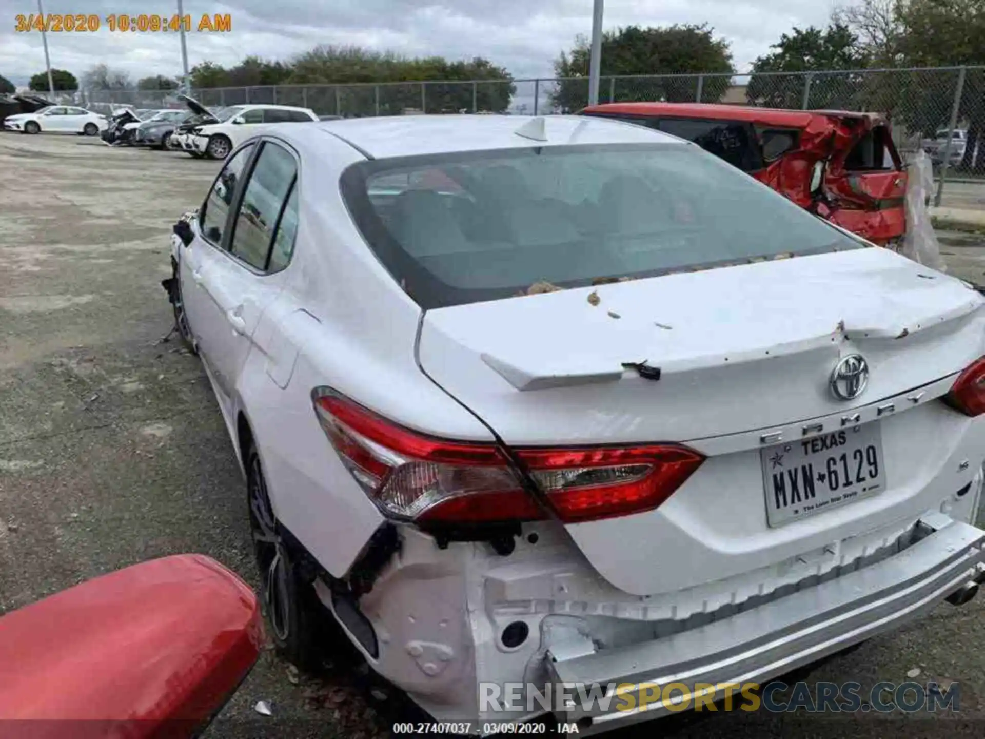 12 Photograph of a damaged car 4T1G11AK1LU343782 TOYOTA CAMRY 2020