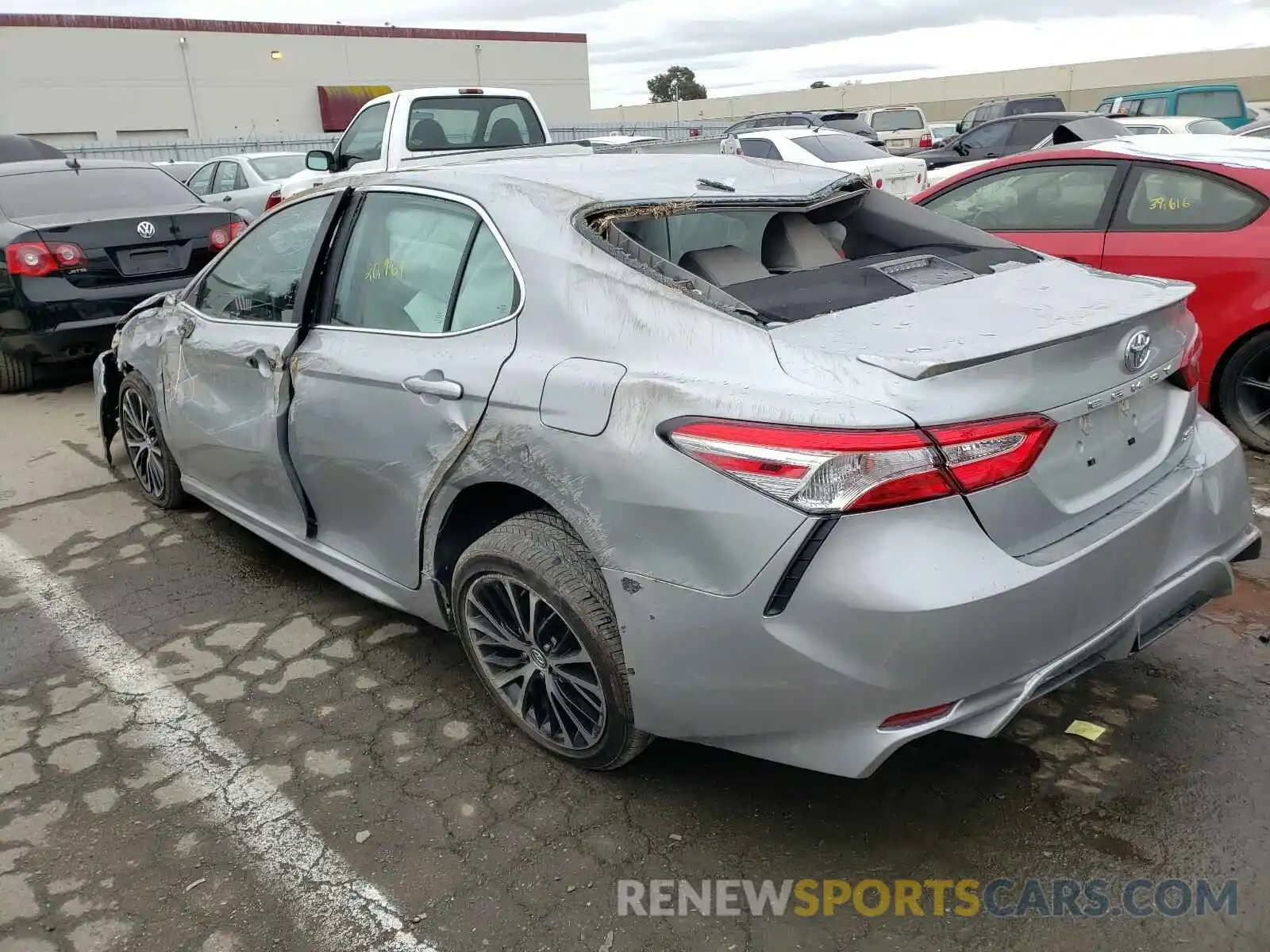 3 Photograph of a damaged car 4T1G11AK1LU344172 TOYOTA CAMRY 2020