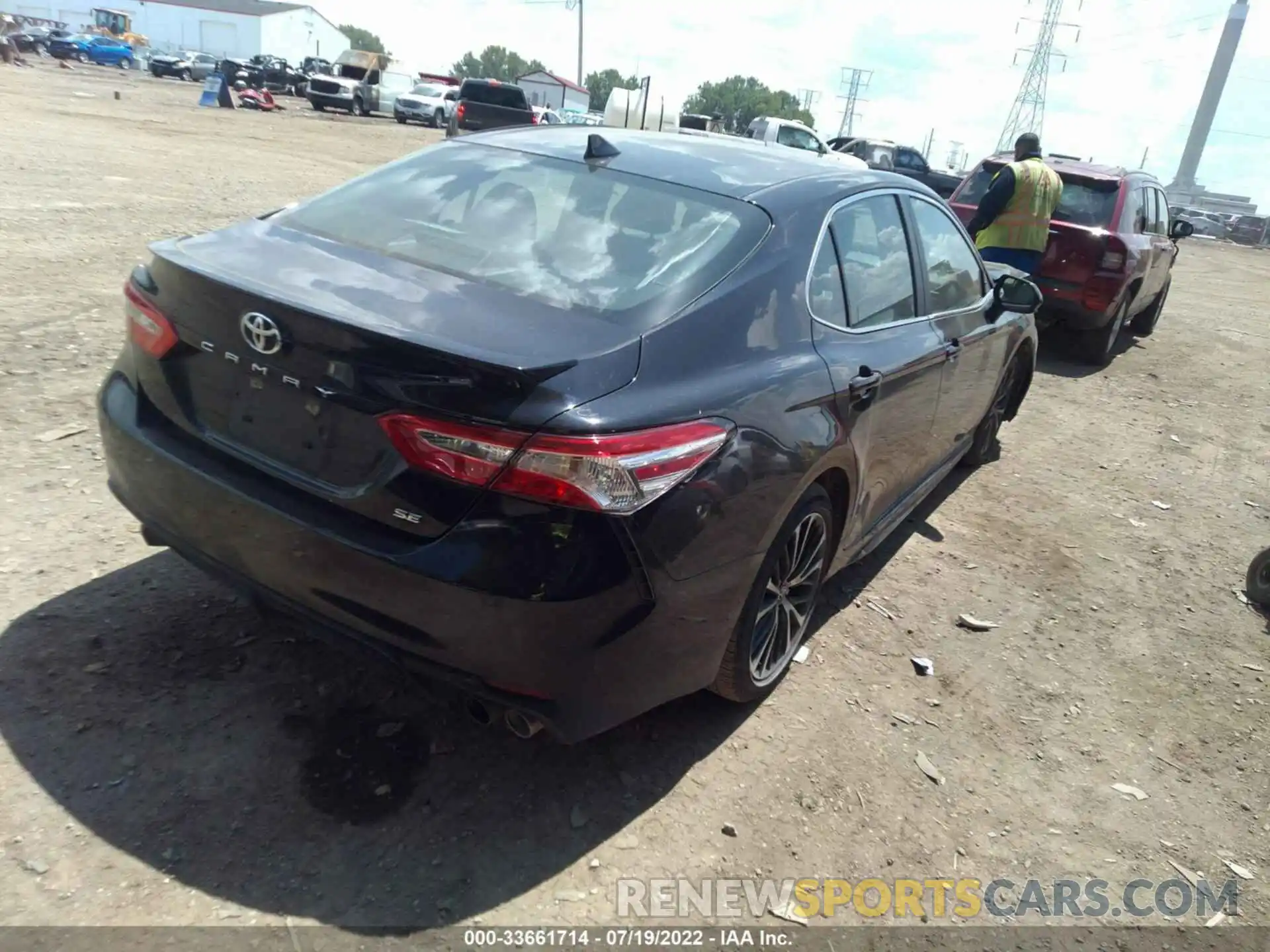 4 Photograph of a damaged car 4T1G11AK1LU345256 TOYOTA CAMRY 2020