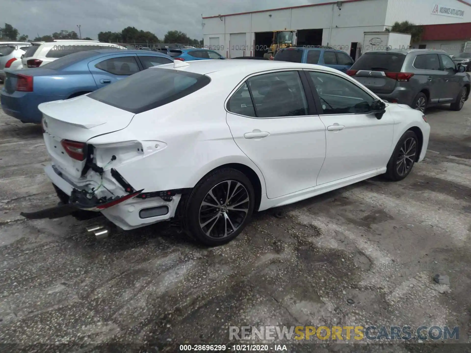 4 Photograph of a damaged car 4T1G11AK1LU345466 TOYOTA CAMRY 2020