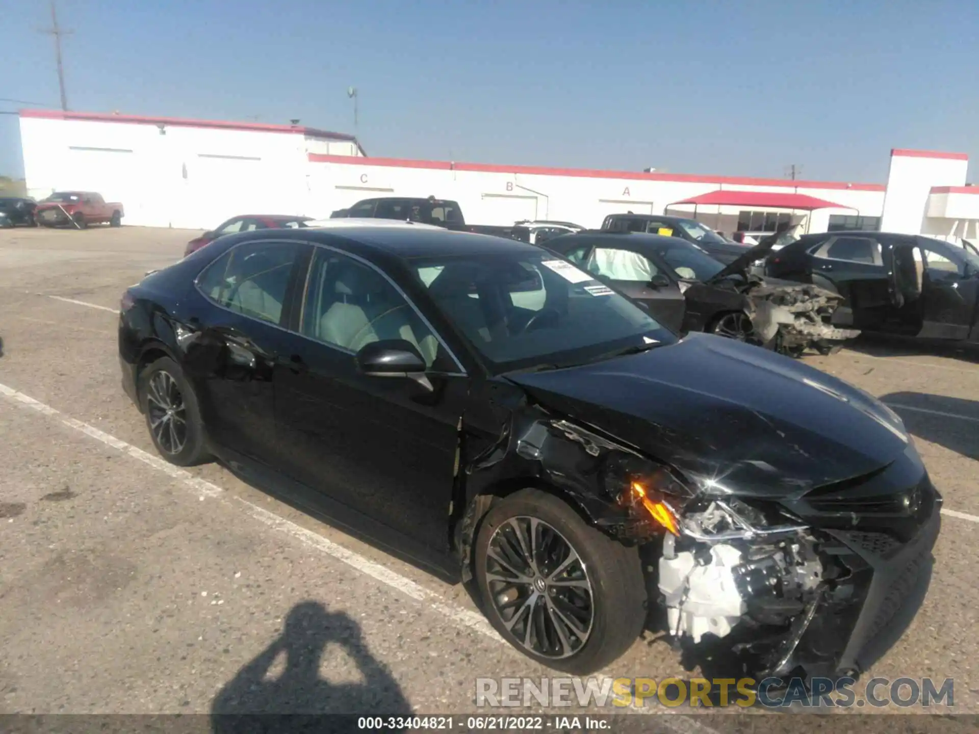 1 Photograph of a damaged car 4T1G11AK1LU347881 TOYOTA CAMRY 2020