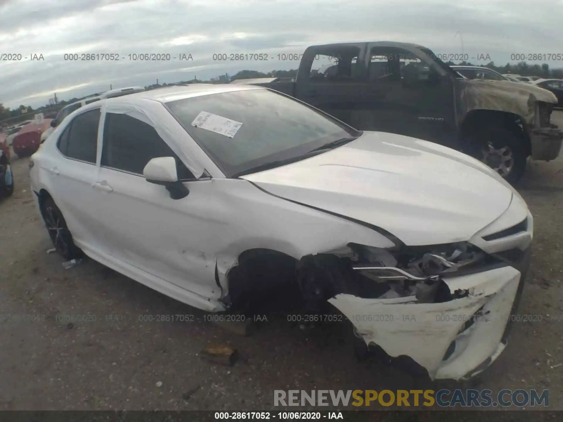 1 Photograph of a damaged car 4T1G11AK1LU349193 TOYOTA CAMRY 2020