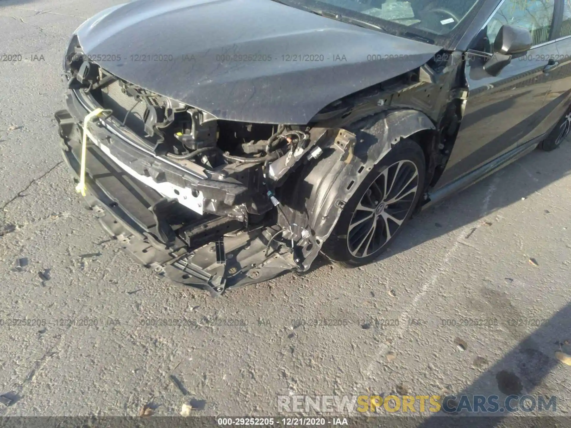 6 Photograph of a damaged car 4T1G11AK1LU350473 TOYOTA CAMRY 2020