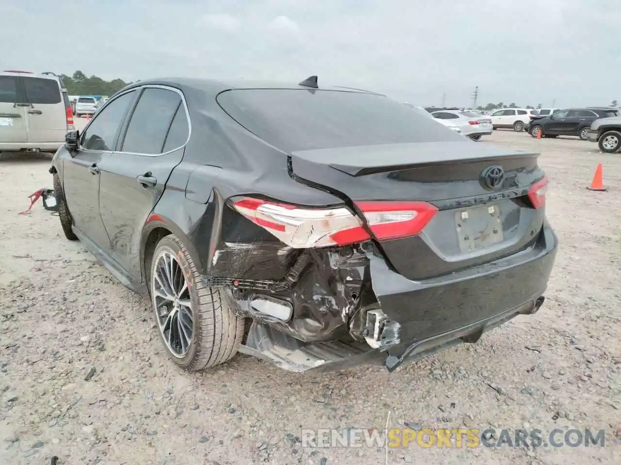 3 Photograph of a damaged car 4T1G11AK1LU352708 TOYOTA CAMRY 2020