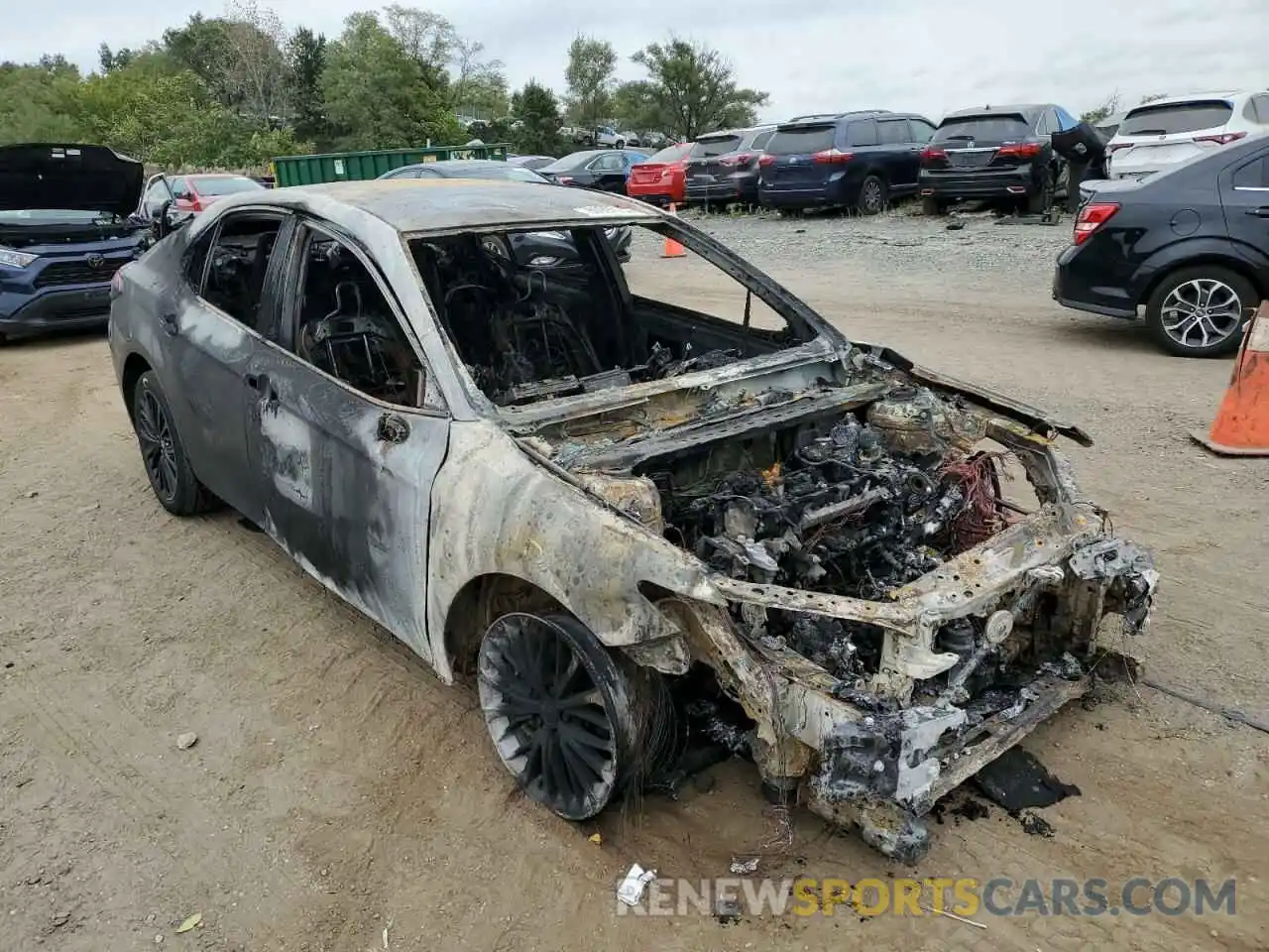 1 Photograph of a damaged car 4T1G11AK1LU357164 TOYOTA CAMRY 2020