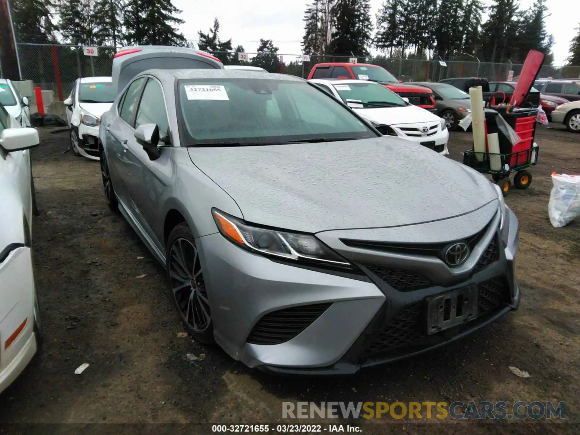 1 Photograph of a damaged car 4T1G11AK1LU358833 TOYOTA CAMRY 2020