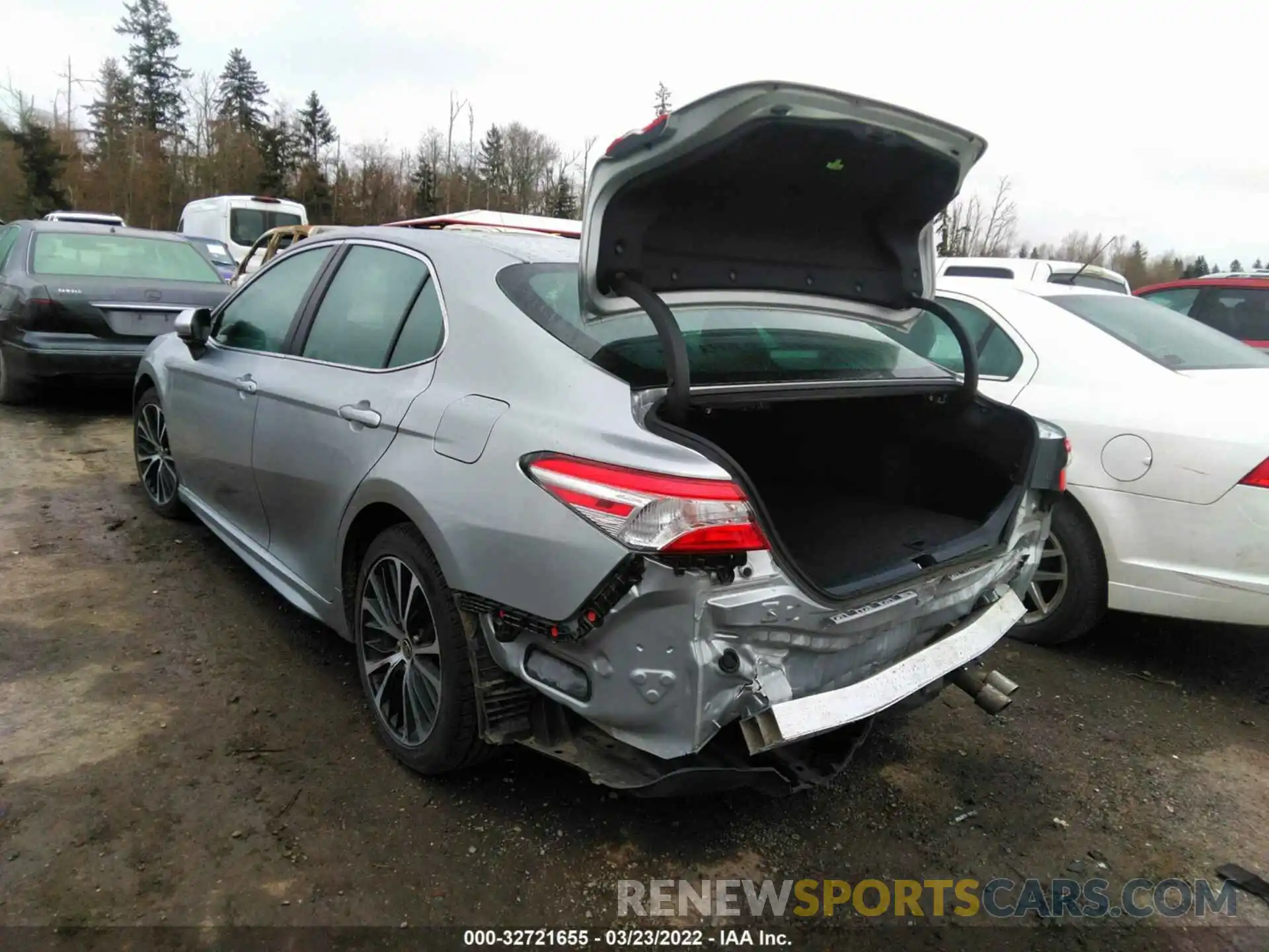 3 Photograph of a damaged car 4T1G11AK1LU358833 TOYOTA CAMRY 2020