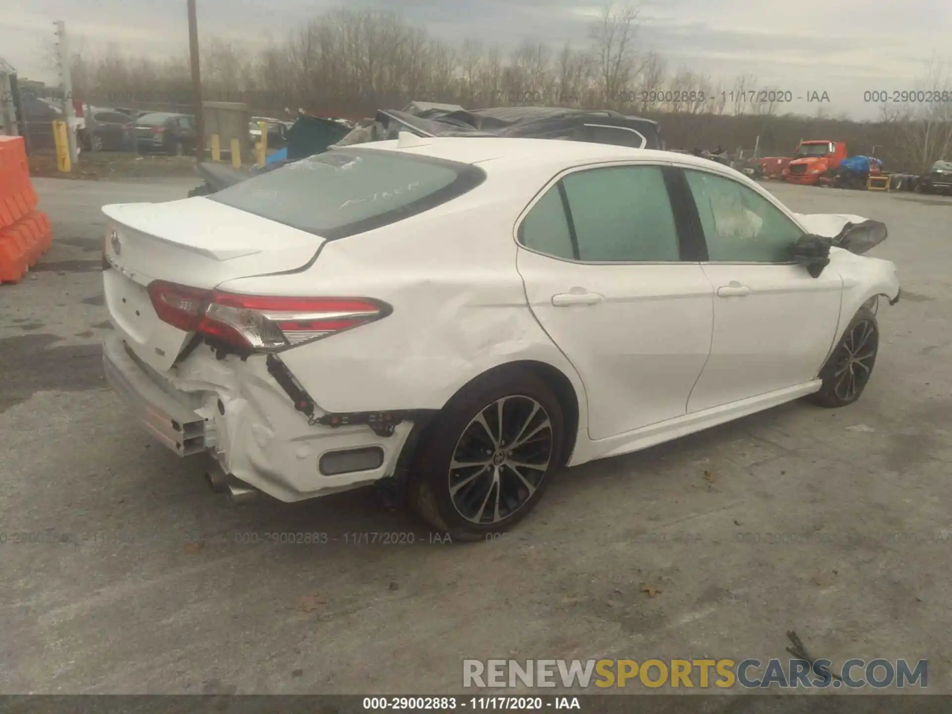 4 Photograph of a damaged car 4T1G11AK1LU359321 TOYOTA CAMRY 2020