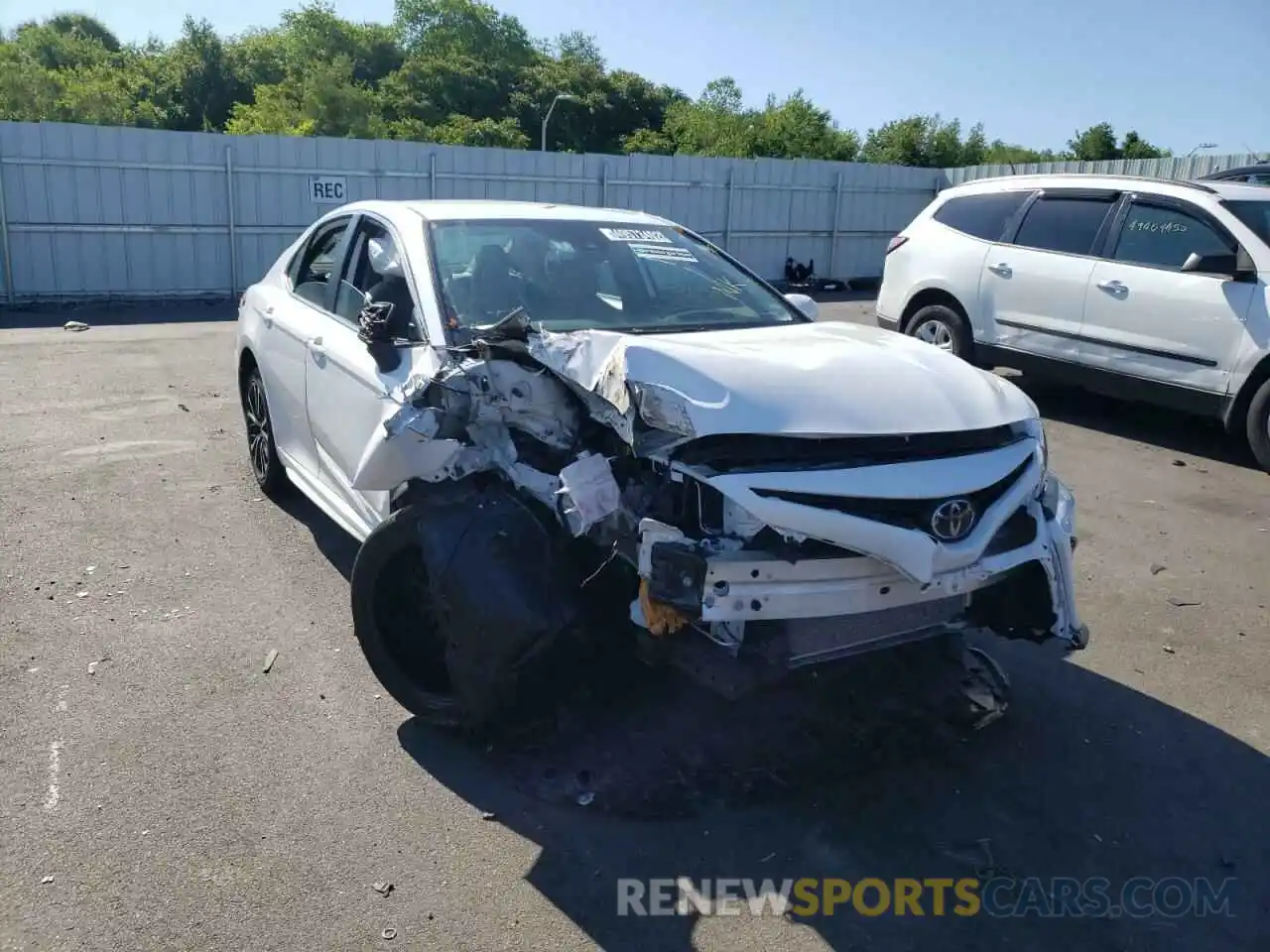 1 Photograph of a damaged car 4T1G11AK1LU359335 TOYOTA CAMRY 2020