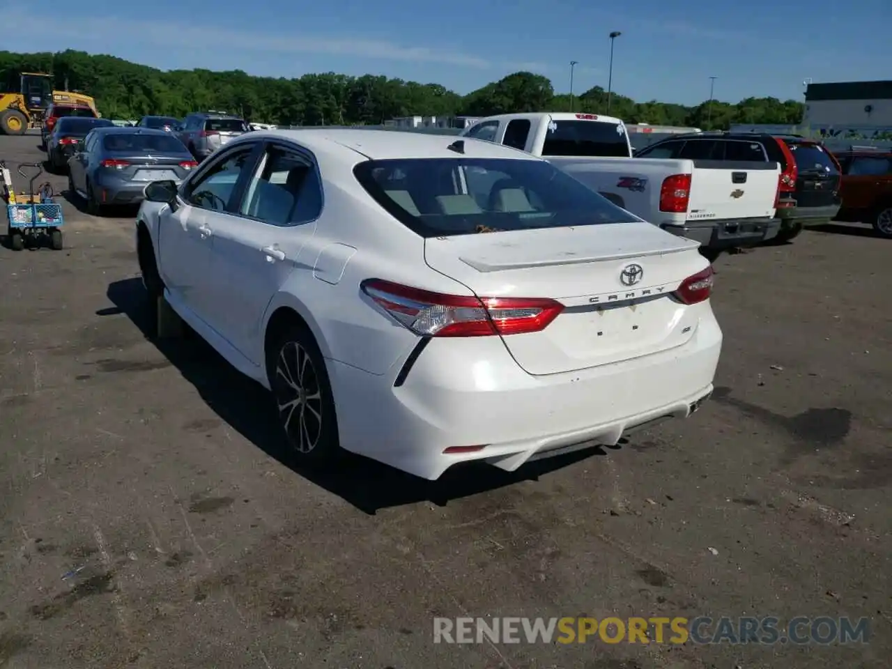 3 Photograph of a damaged car 4T1G11AK1LU359335 TOYOTA CAMRY 2020