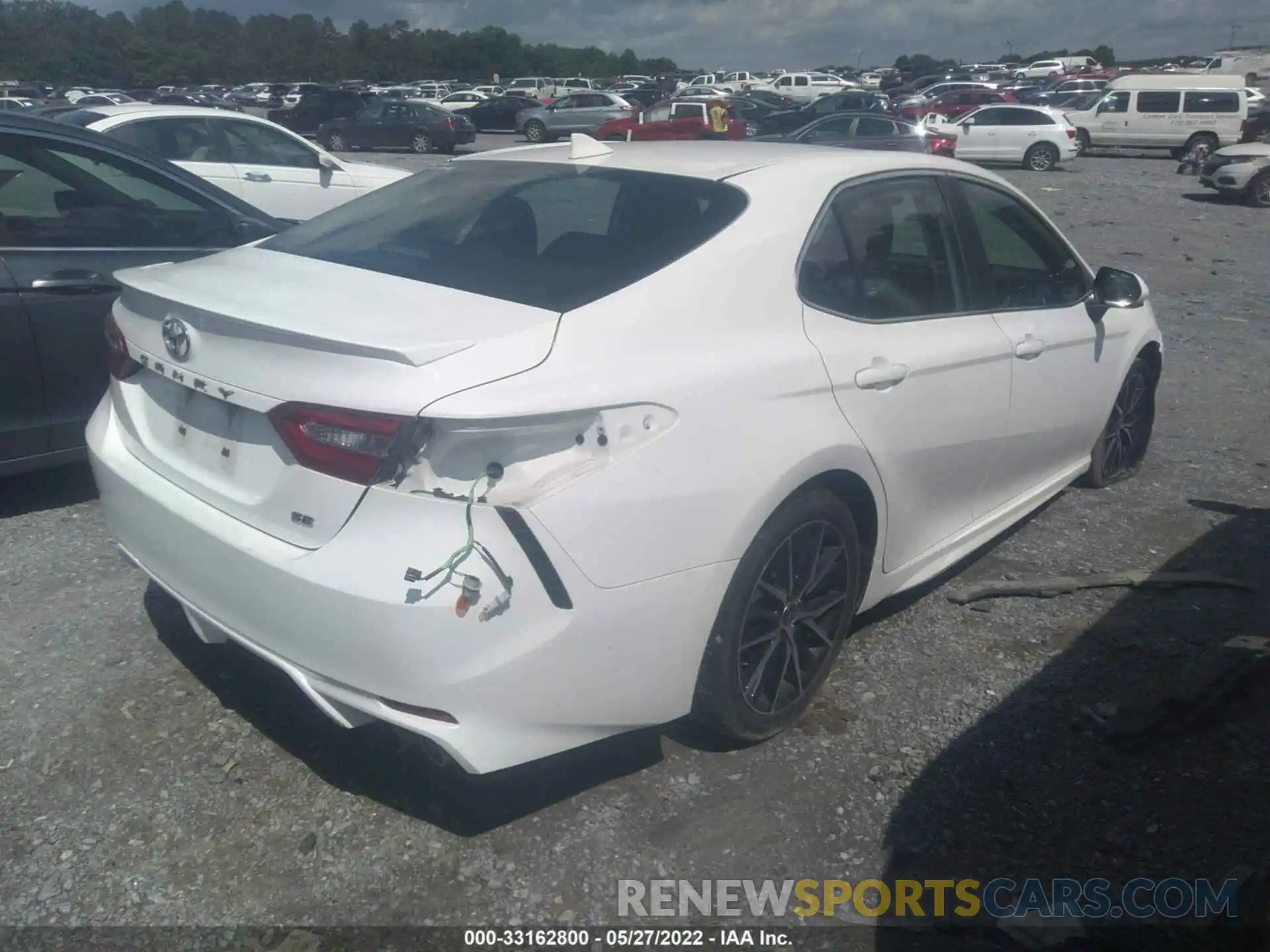 4 Photograph of a damaged car 4T1G11AK1LU359741 TOYOTA CAMRY 2020