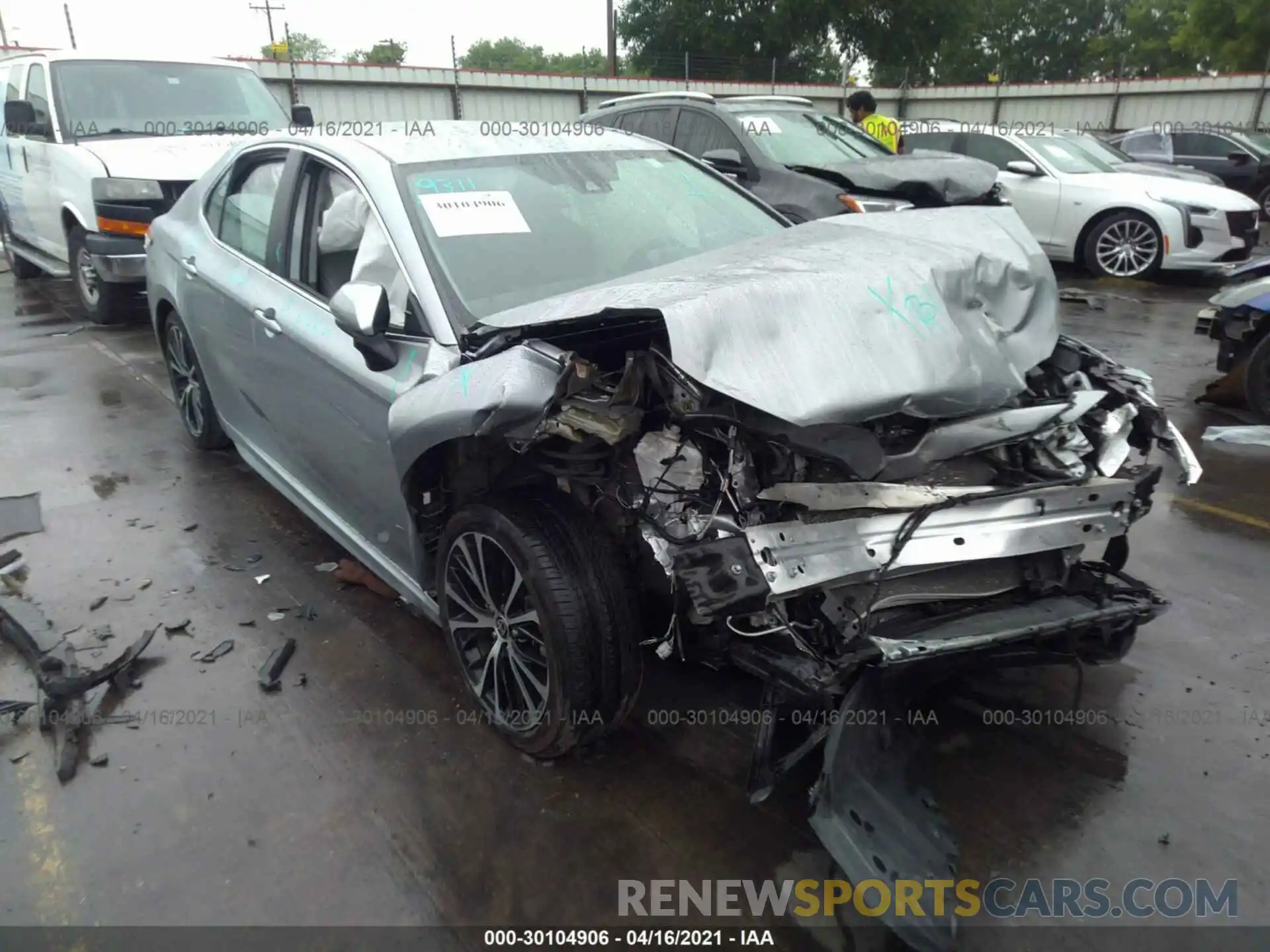 1 Photograph of a damaged car 4T1G11AK1LU364079 TOYOTA CAMRY 2020