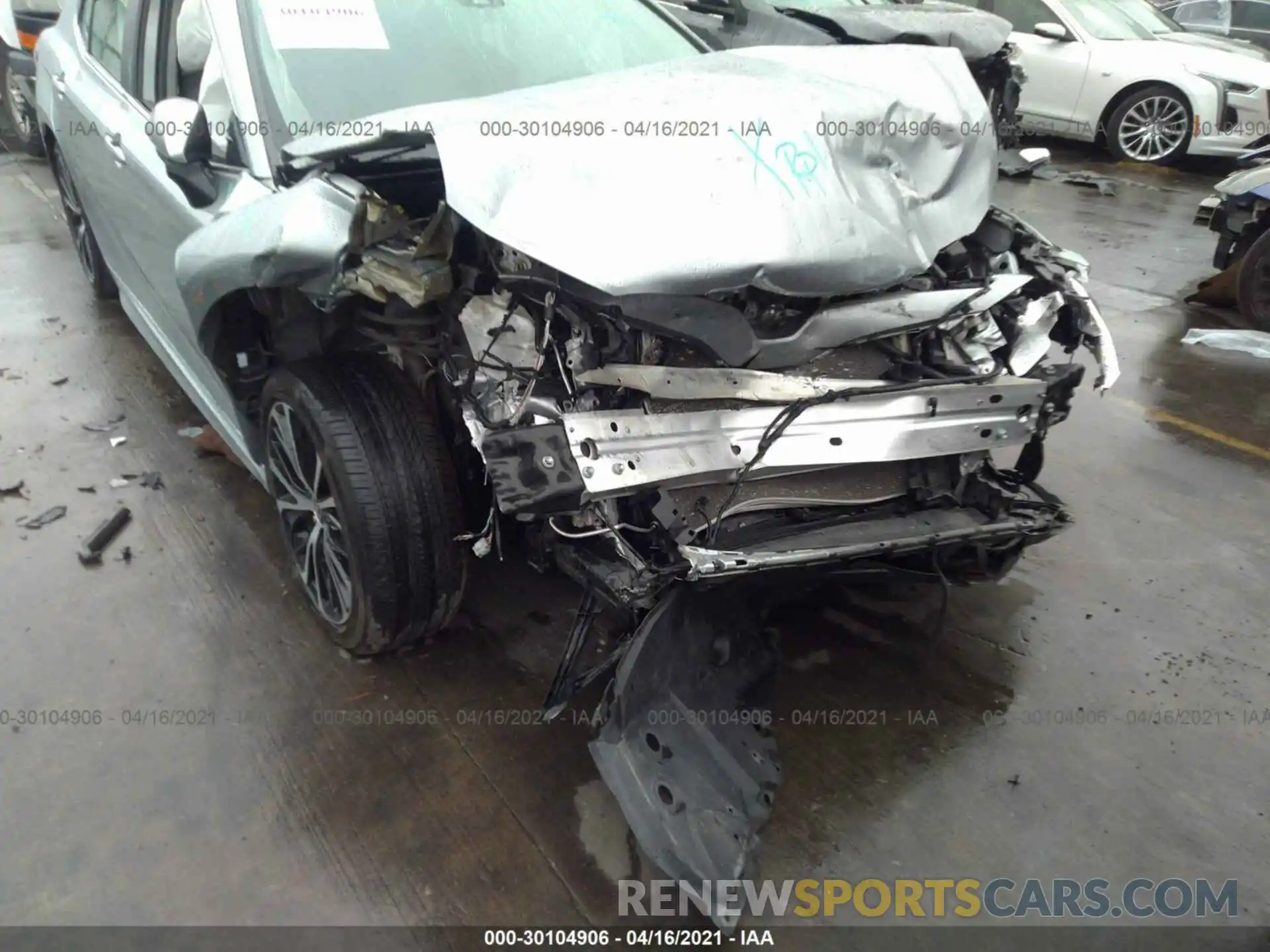 6 Photograph of a damaged car 4T1G11AK1LU364079 TOYOTA CAMRY 2020