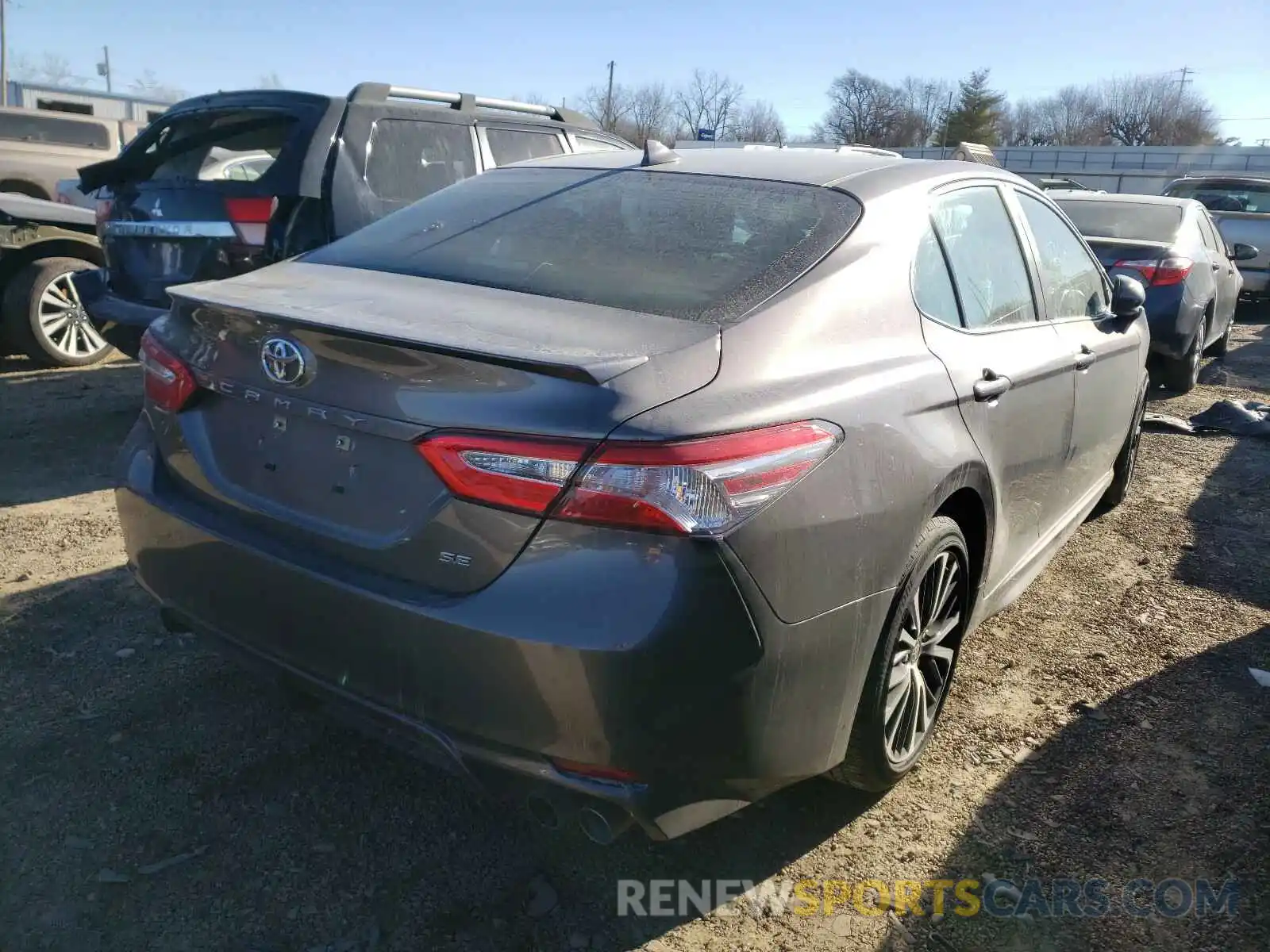 4 Photograph of a damaged car 4T1G11AK1LU364356 TOYOTA CAMRY 2020