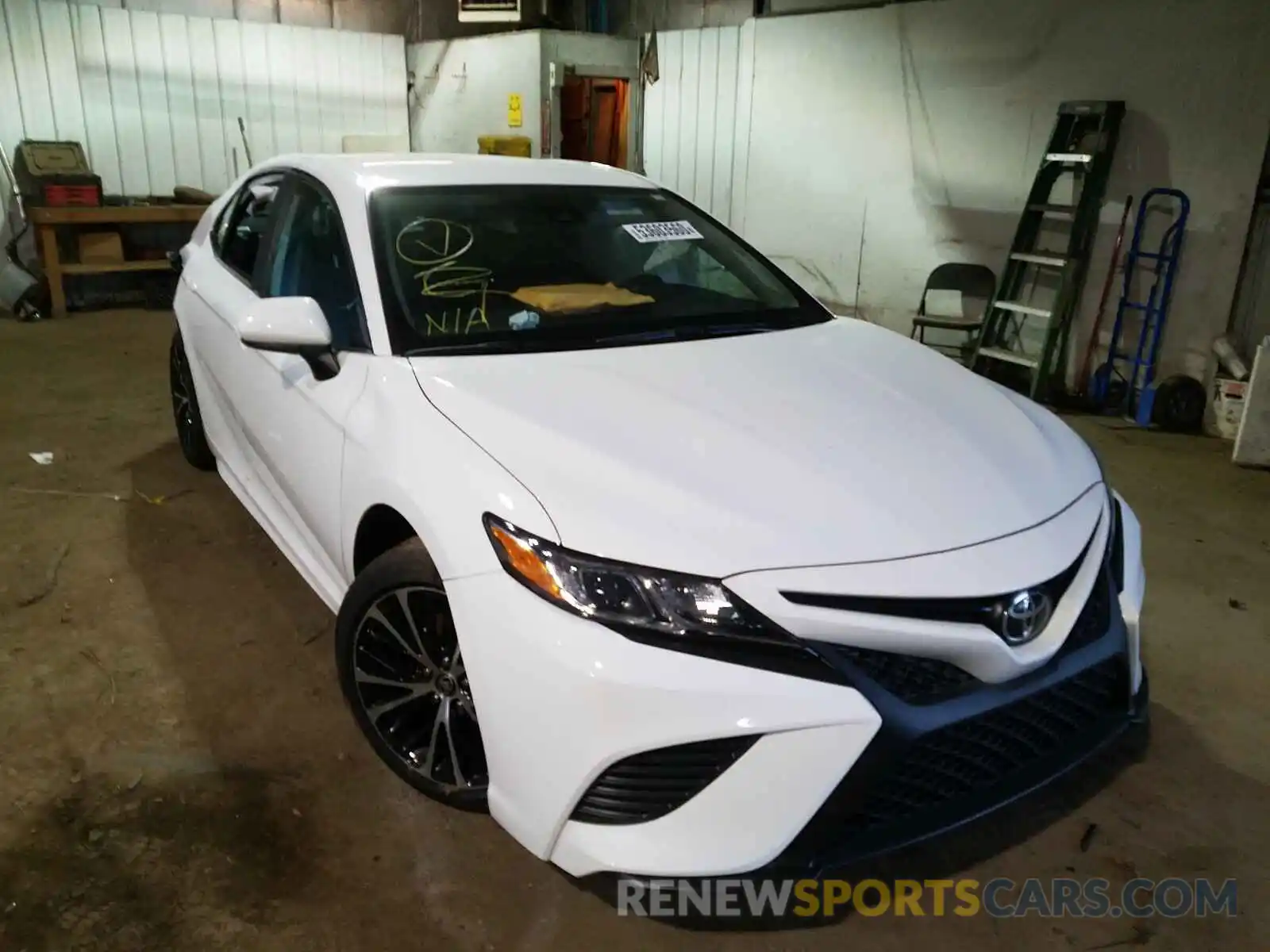 1 Photograph of a damaged car 4T1G11AK1LU368035 TOYOTA CAMRY 2020