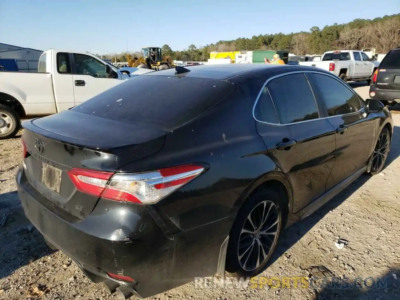 4 Photograph of a damaged car 4T1G11AK1LU371677 TOYOTA CAMRY 2020