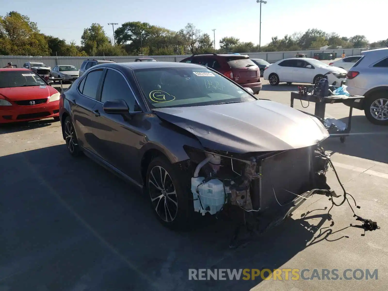 1 Photograph of a damaged car 4T1G11AK1LU374109 TOYOTA CAMRY 2020