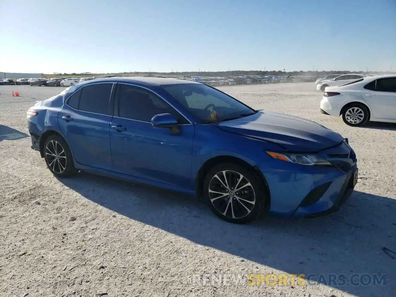 4 Photograph of a damaged car 4T1G11AK1LU374501 TOYOTA CAMRY 2020