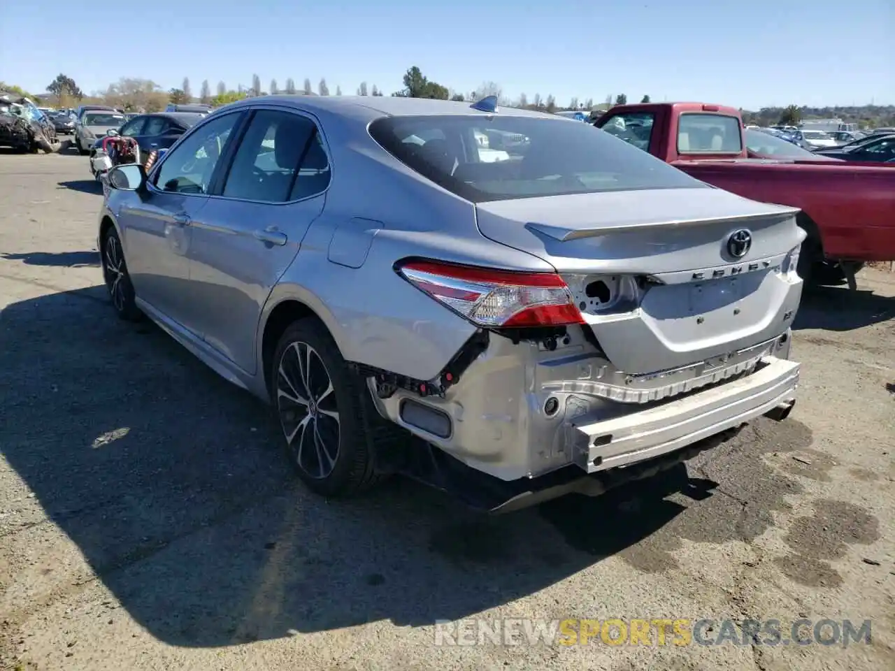 3 Photograph of a damaged car 4T1G11AK1LU375373 TOYOTA CAMRY 2020