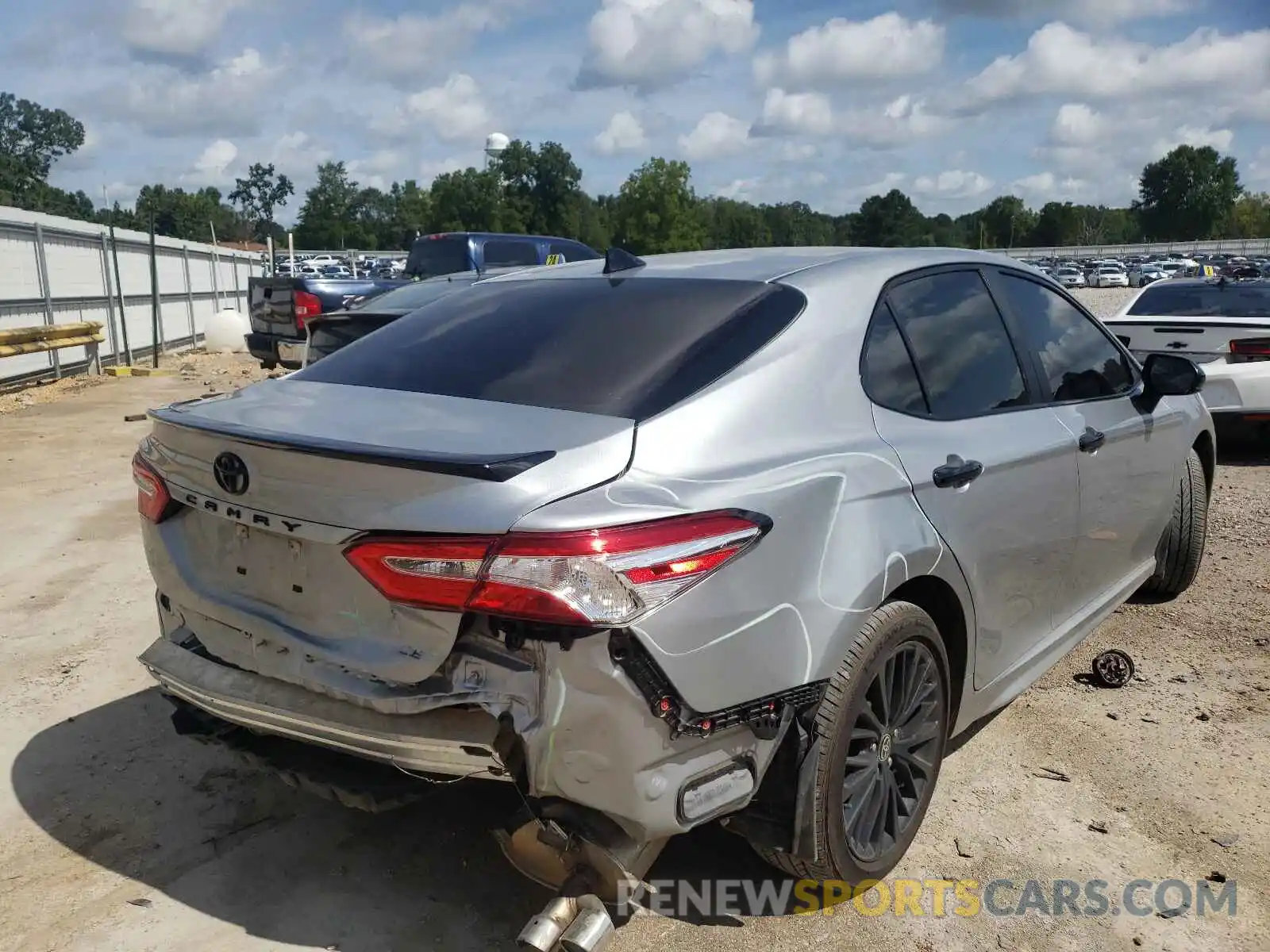 4 Photograph of a damaged car 4T1G11AK1LU382341 TOYOTA CAMRY 2020