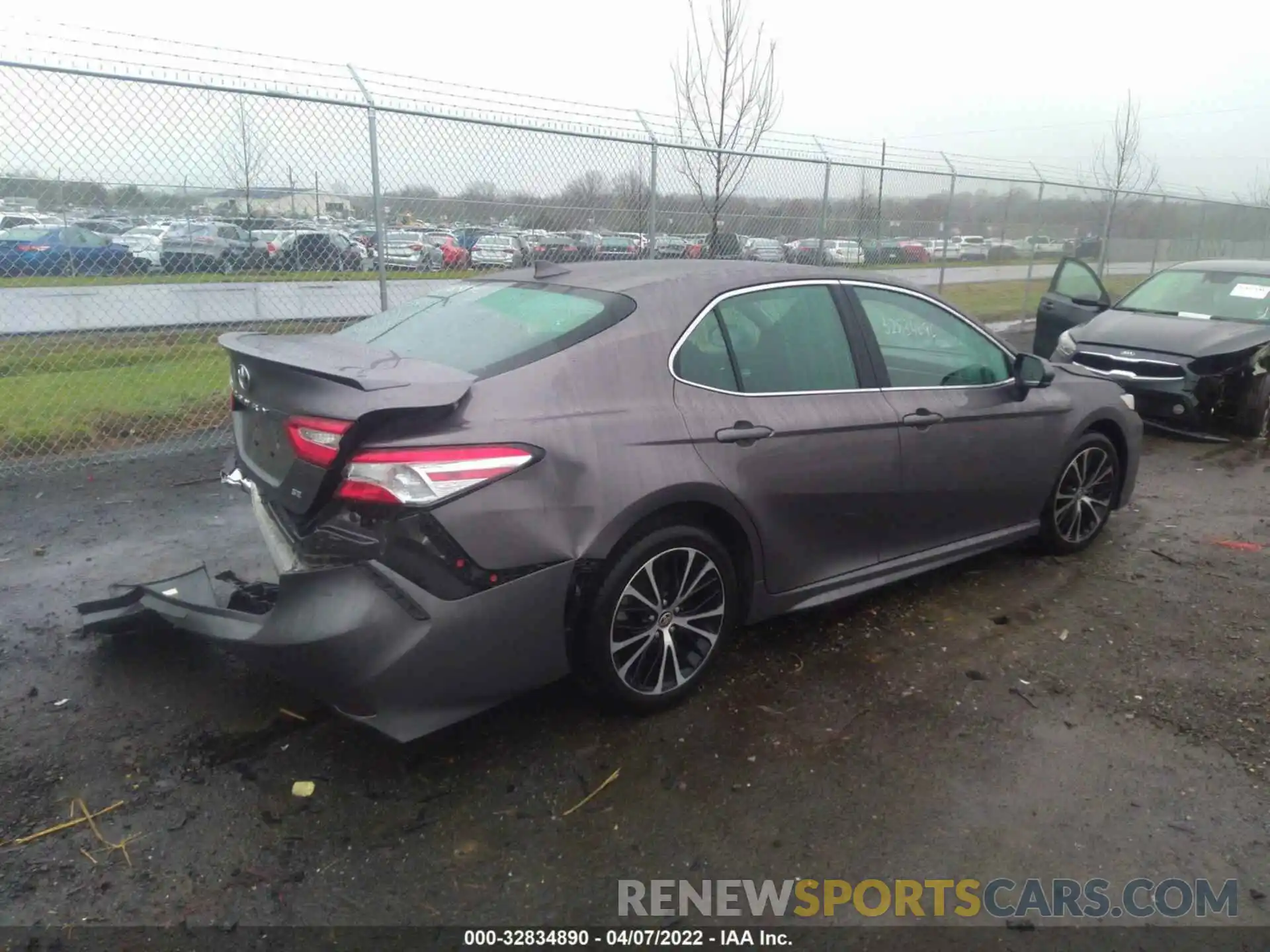 4 Photograph of a damaged car 4T1G11AK1LU388320 TOYOTA CAMRY 2020