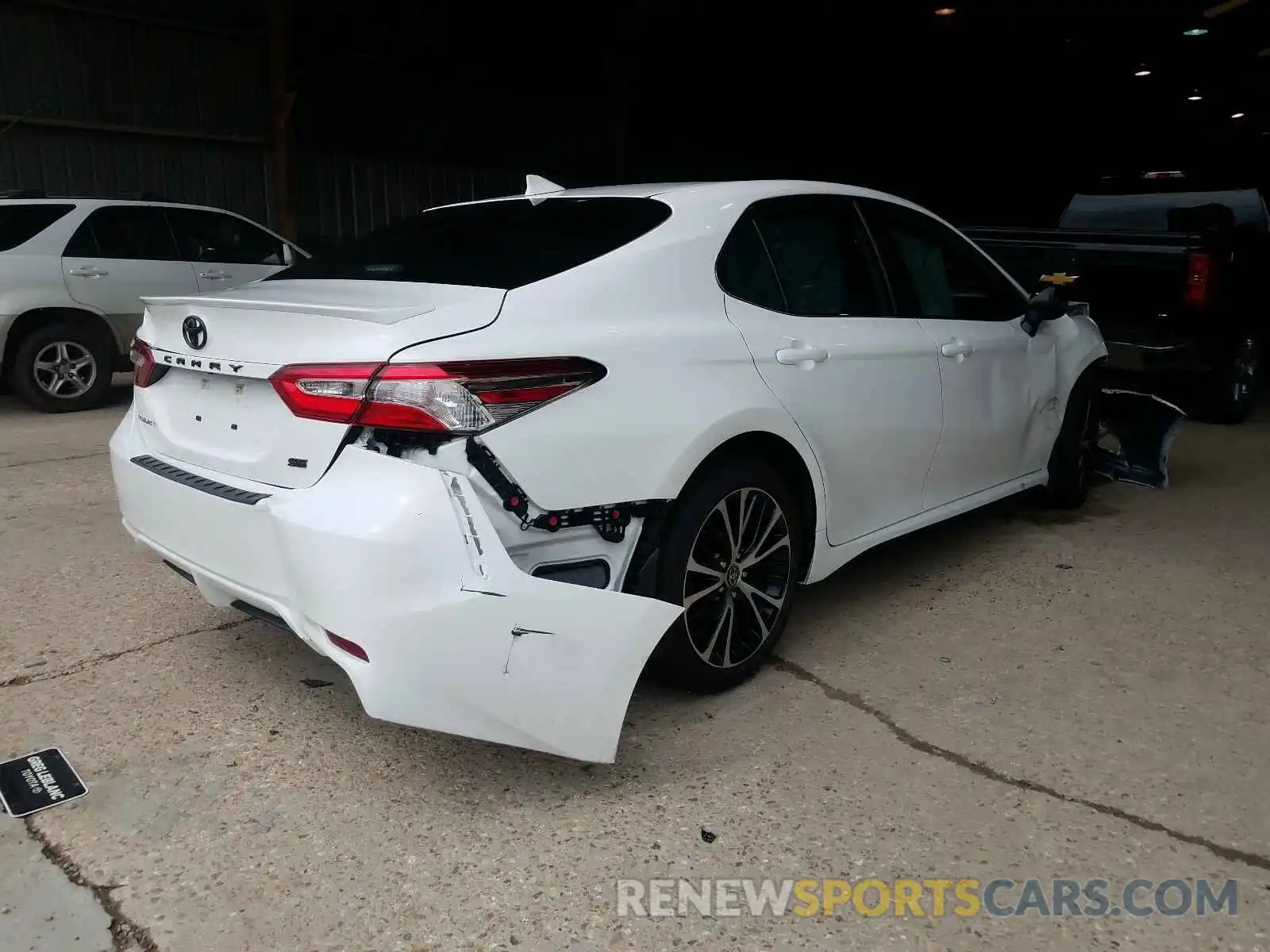 4 Photograph of a damaged car 4T1G11AK1LU392836 TOYOTA CAMRY 2020